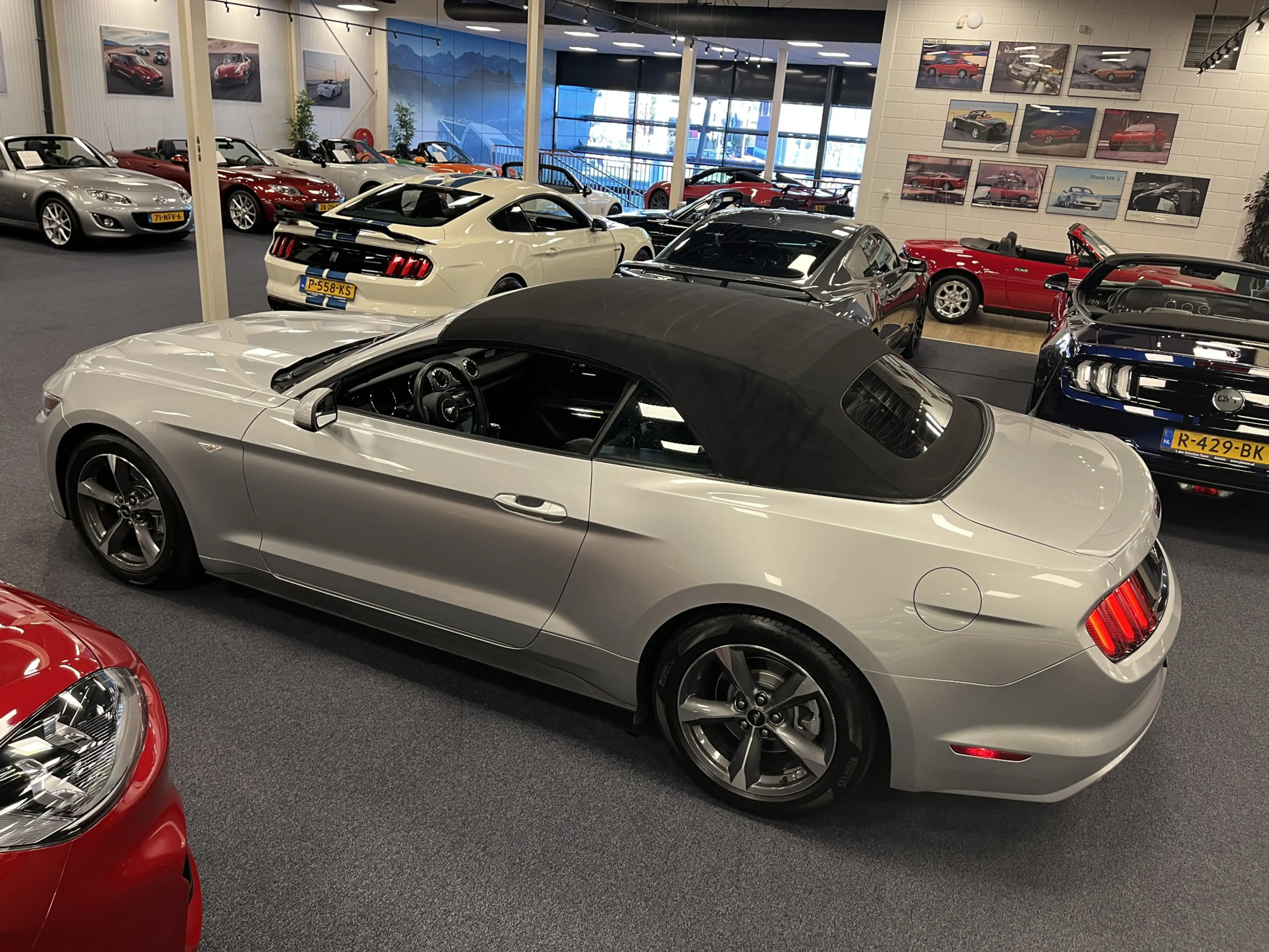 Ford Mustang Convertible 3.7i V6 Premium 305PK Automaat Lederen — photo 21