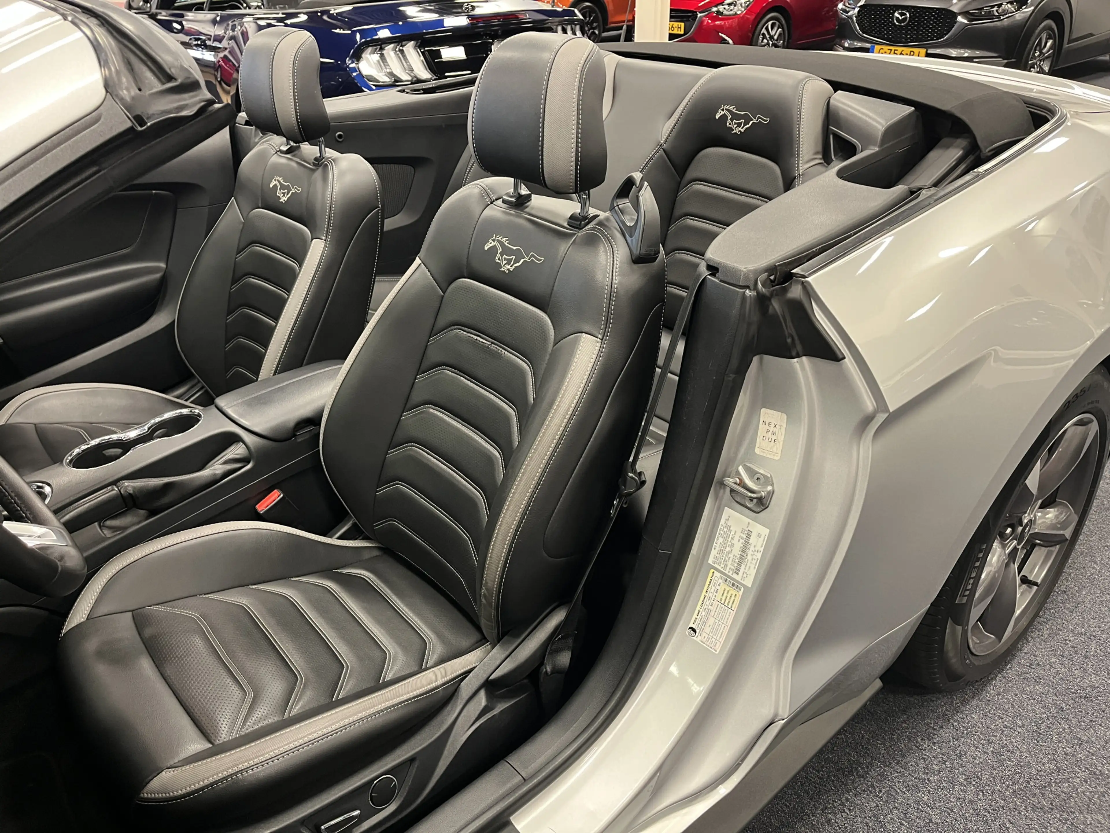 Ford Mustang Convertible 3.7i V6 Premium 305PK Automaat Lederen — photo 25