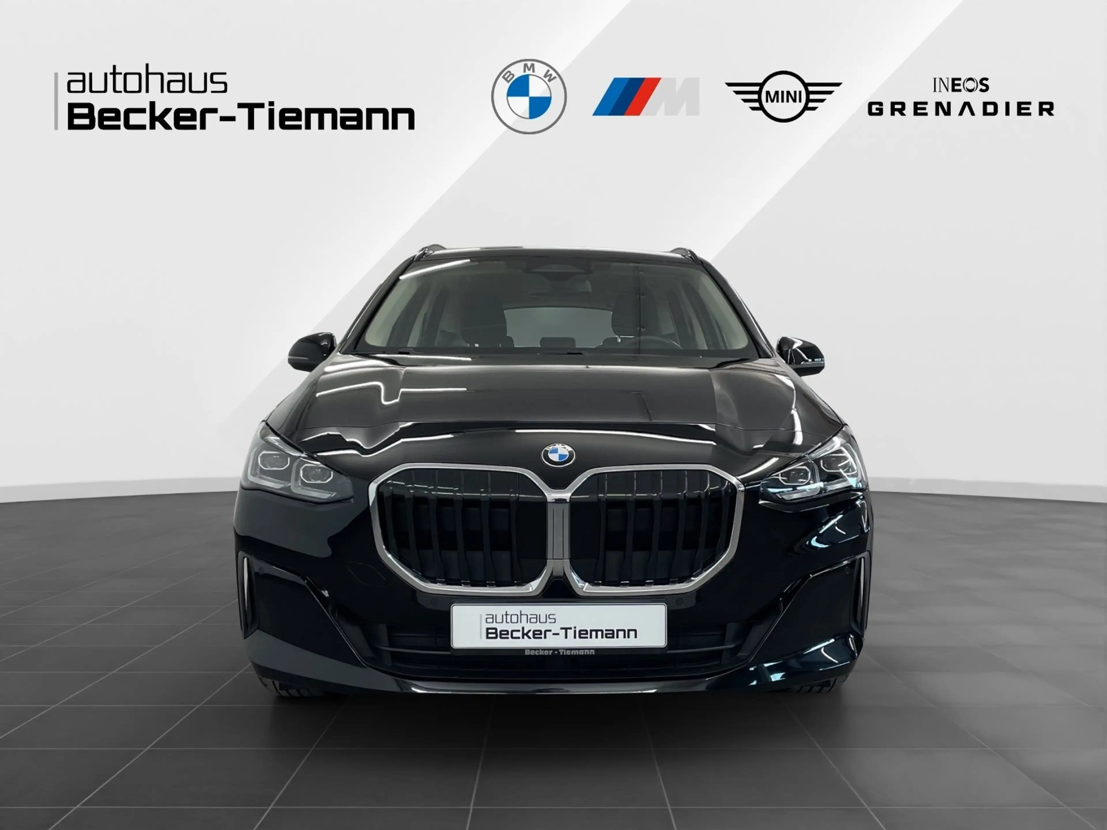 BMW 216 i A,AHK,Sitzheizung,Komfortzugang,etc. — photo 2