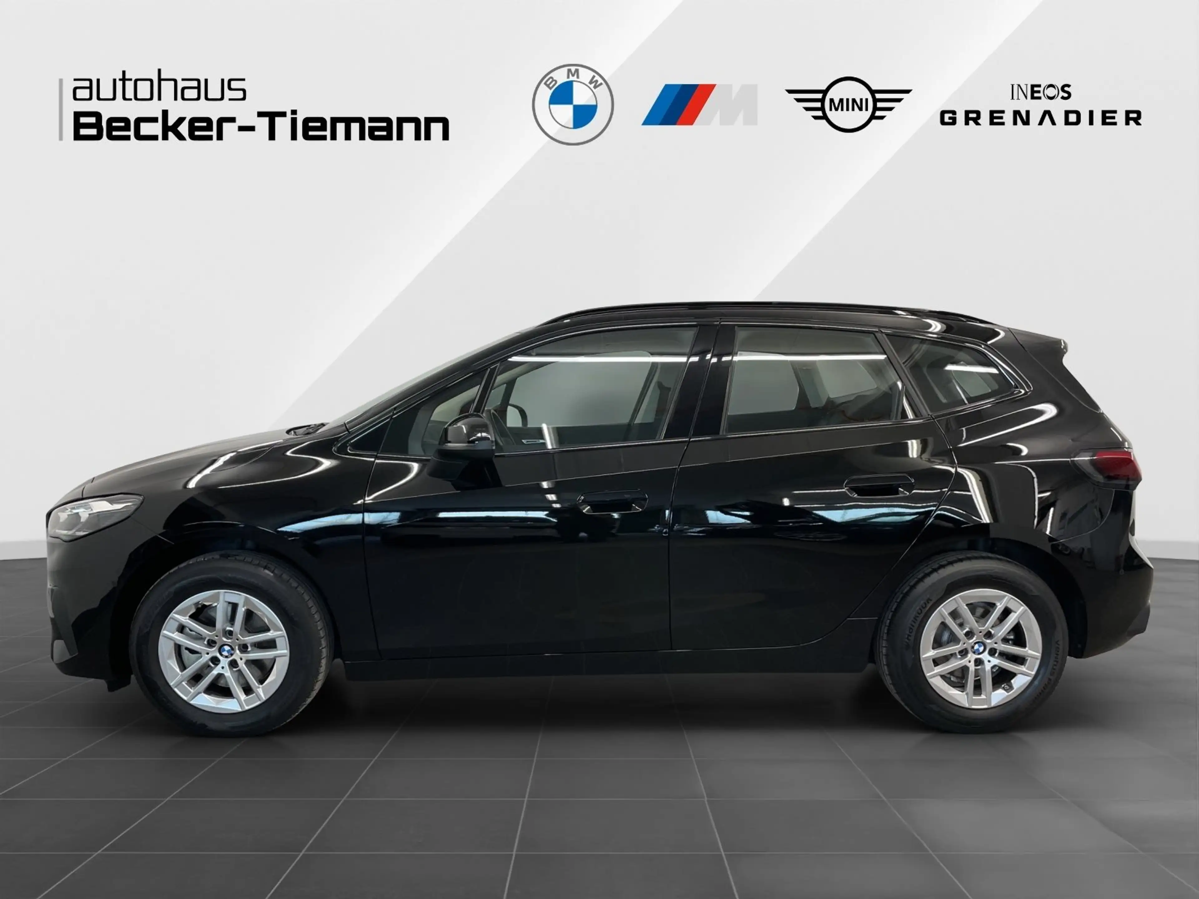 BMW 216 i A,AHK,Sitzheizung,Komfortzugang,etc. — photo 3