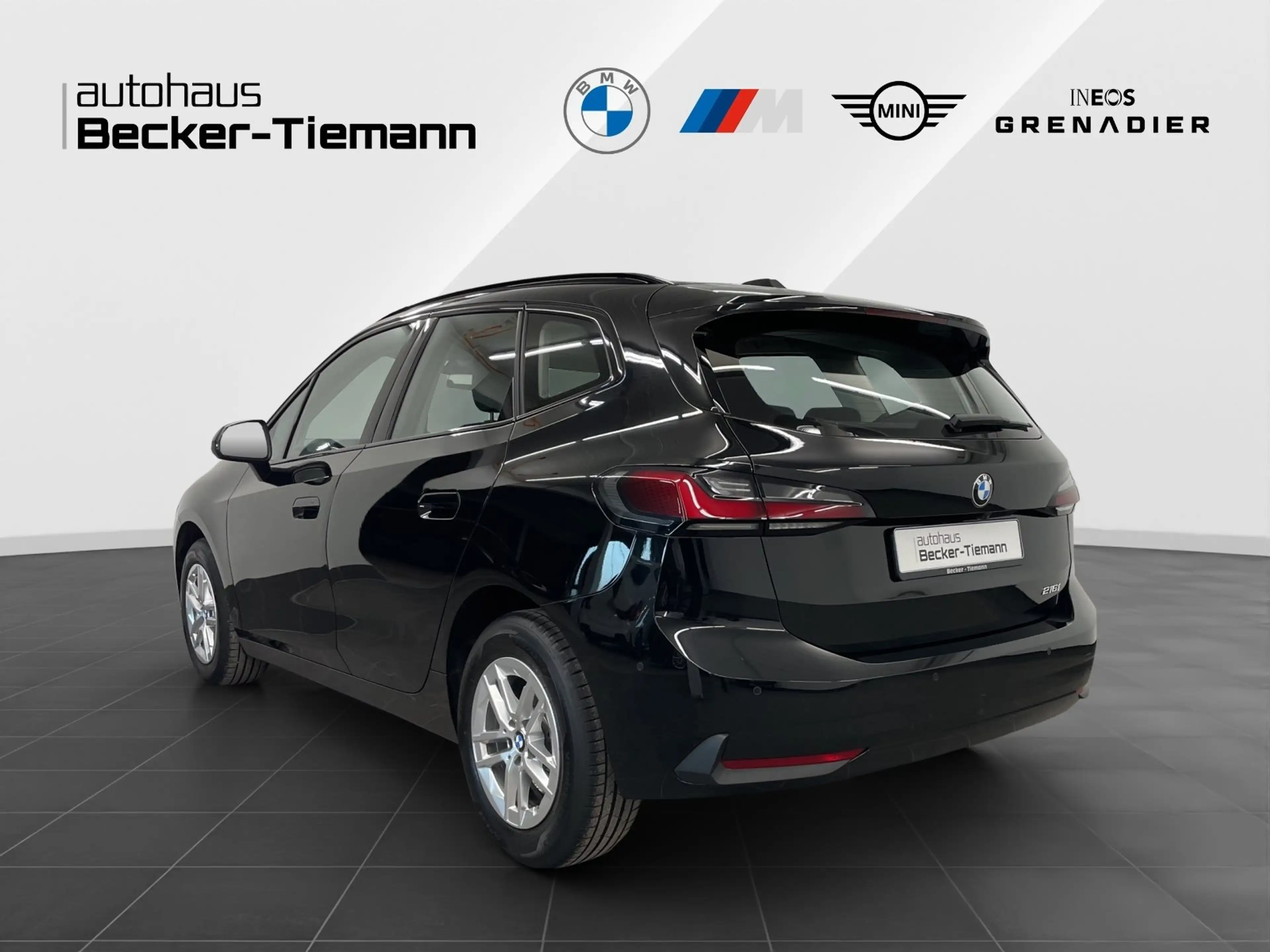 BMW 216 i A,AHK,Sitzheizung,Komfortzugang,etc. — photo 4