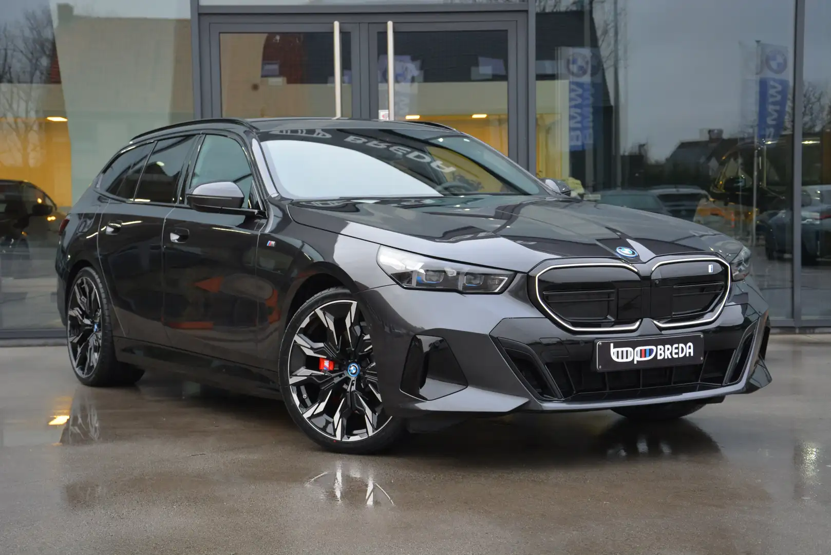 BMW i5 eDrive40 Touring M-Sport Pro/Trekh/HUD/B&W/Massage Grijs - 1