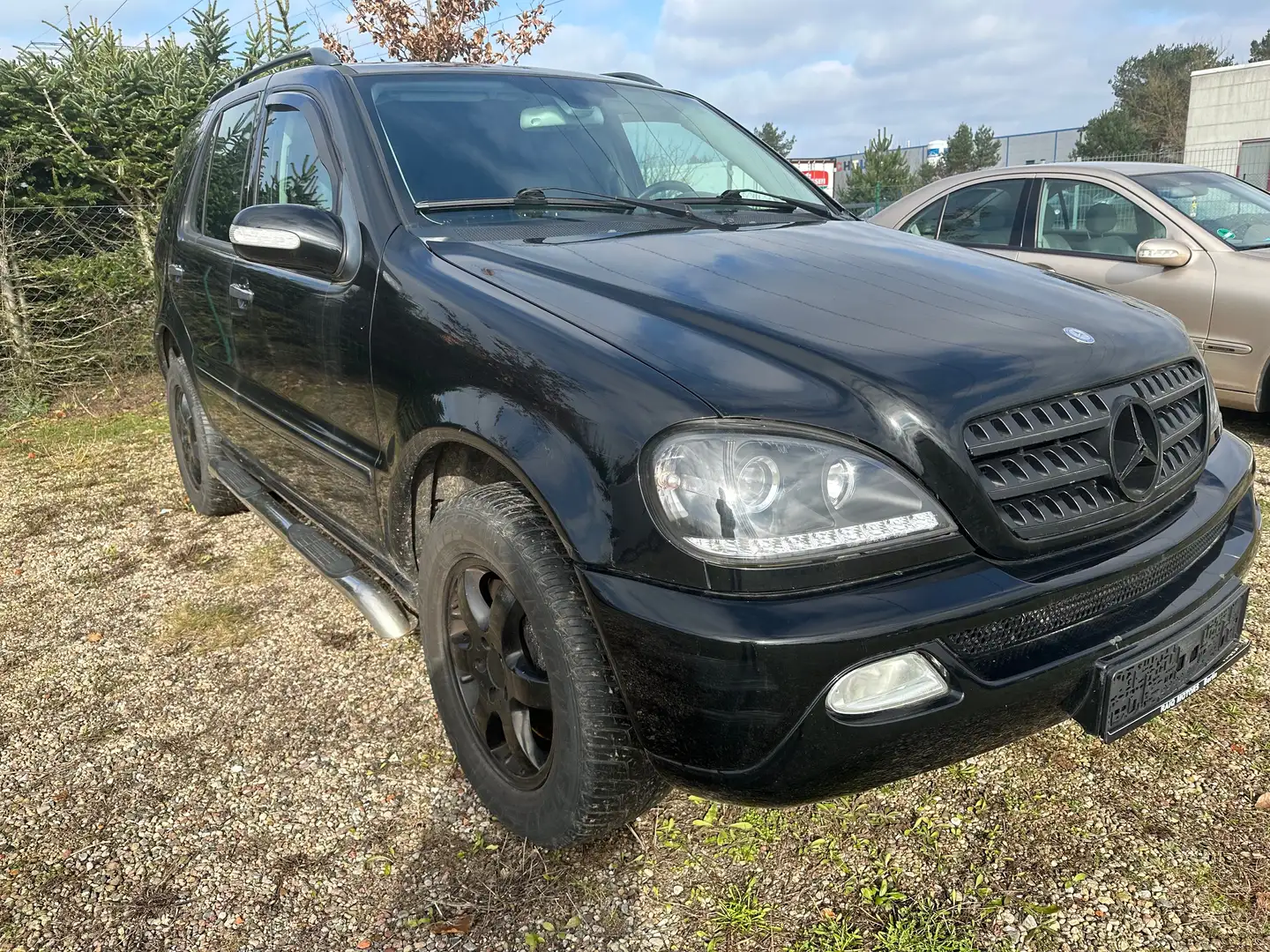 Mercedes-Benz ML 500 Black - 2