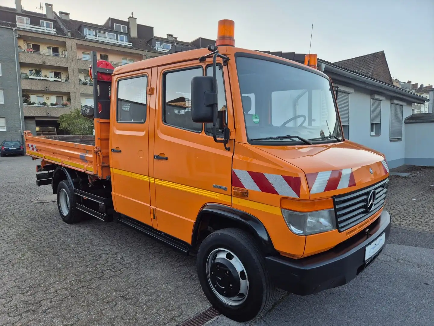 Mercedes-Benz Vario 818 D*DoKa*Kran*Standheizung* Orange - 1