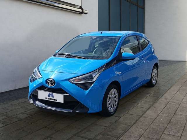 Imagine Toyota Aygo 1.0 x-Play -KLIMA-PDC-TEMPOMAT-ALLWETTER