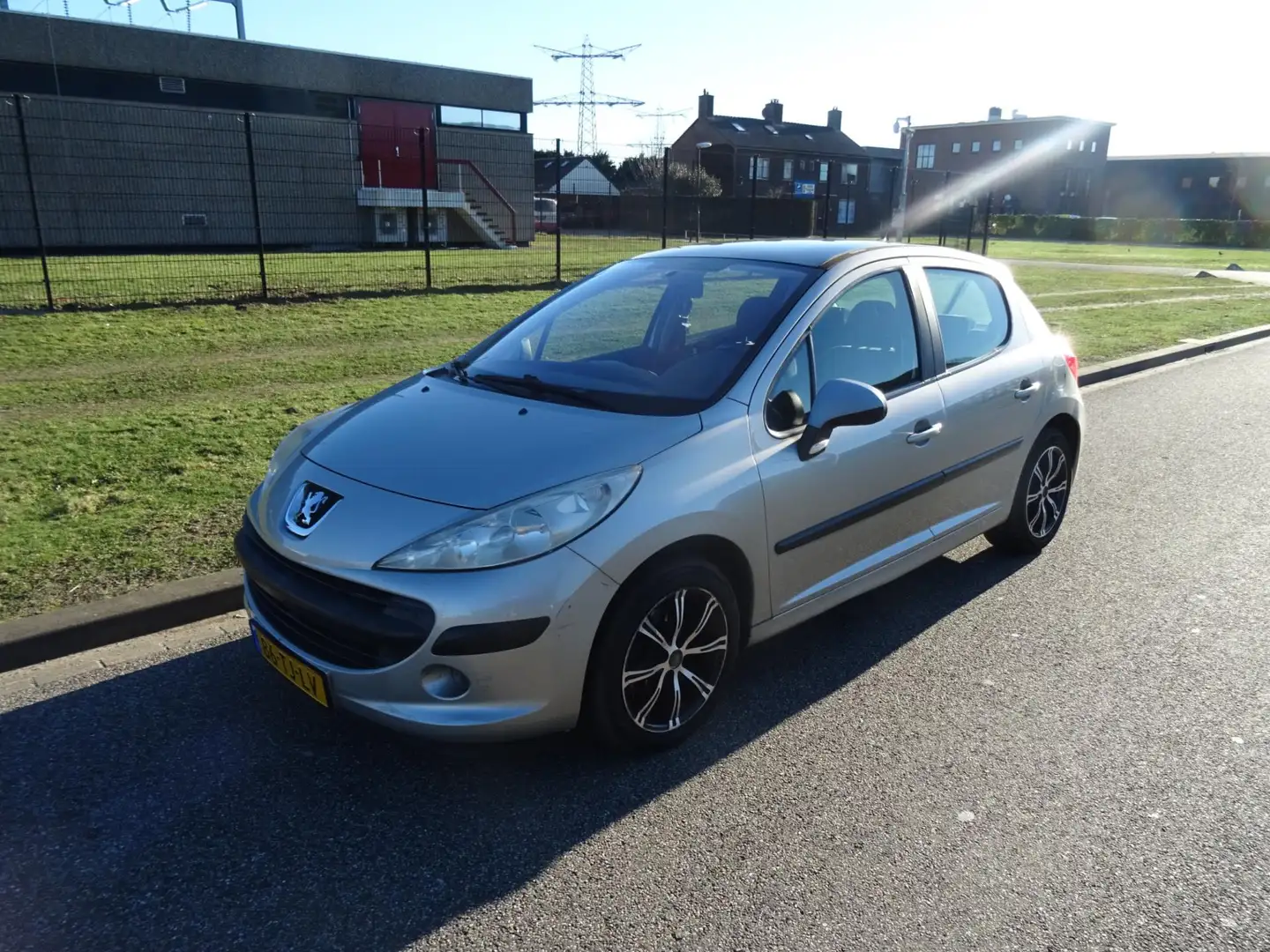 Peugeot 207 1.4-16V XT Grau - 1