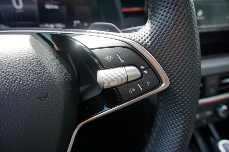Skoda Scala 1.0TSI DSG Monte Carlo Navi/MirLi Matrix — photo 16