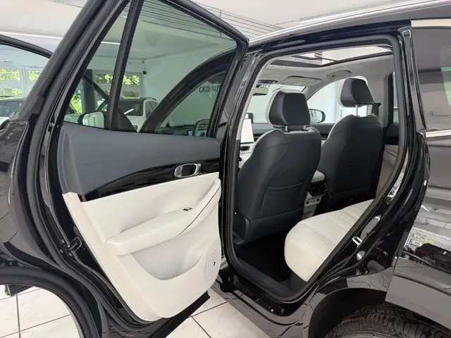 Geely E5 view 7