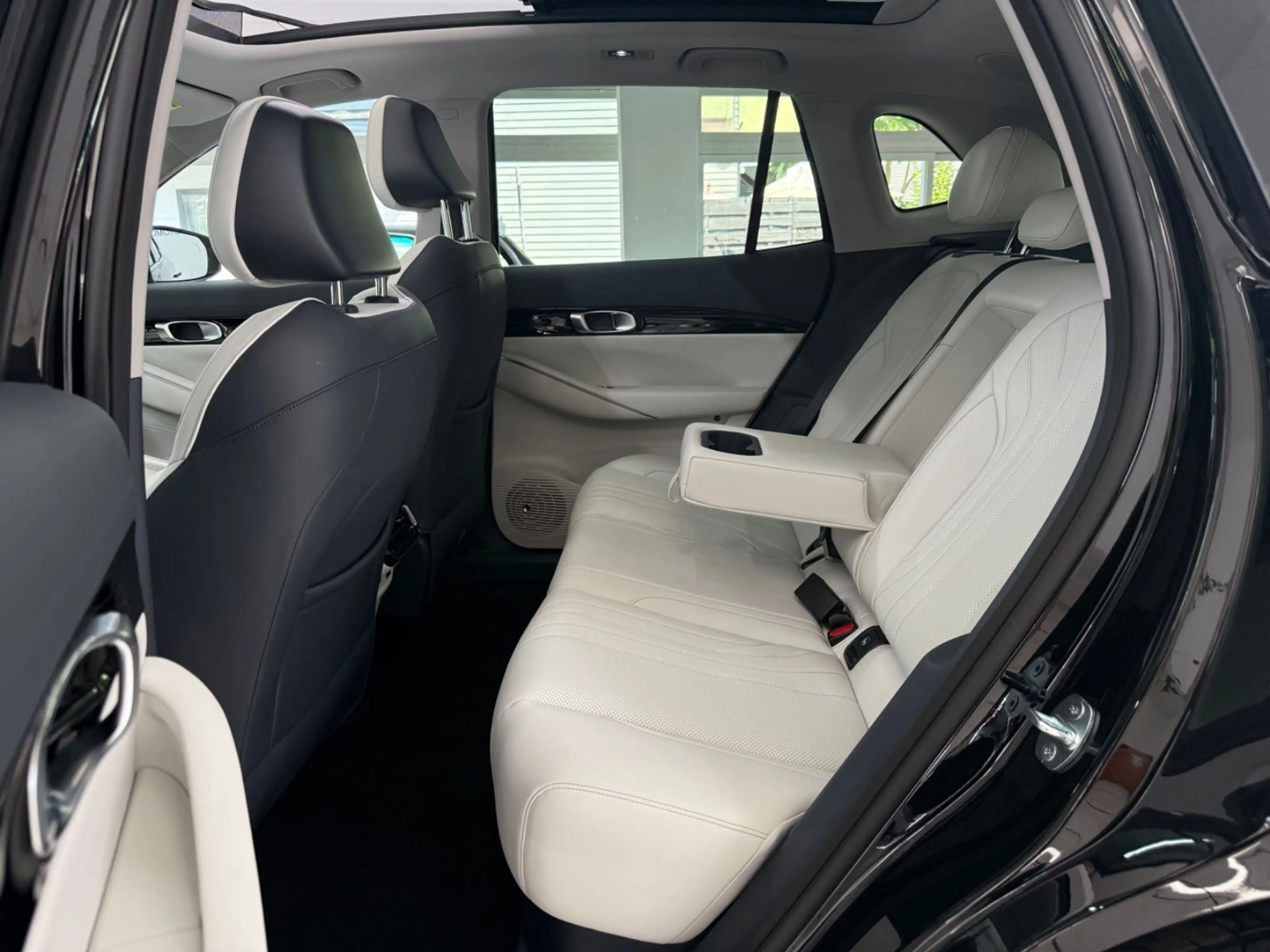 Geely E5 Max+*450KM*Pano*Massage*360°* — photo 15
