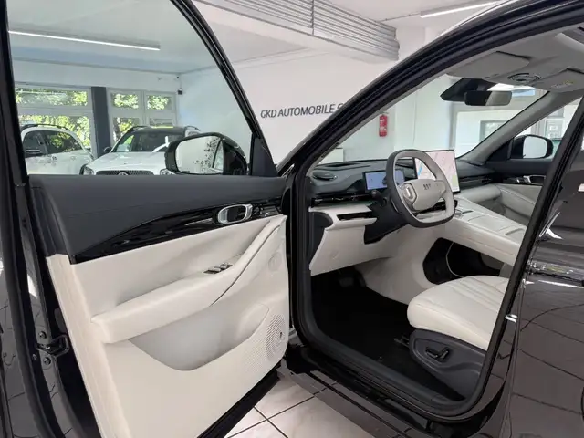 Geely E5 view 6