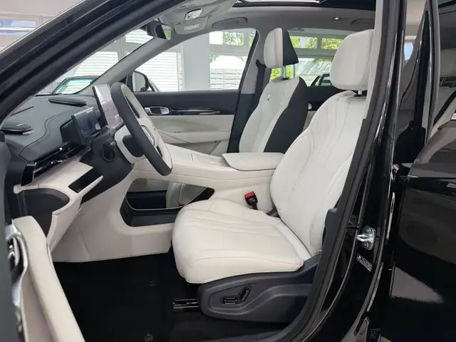 Geely E5 view 14