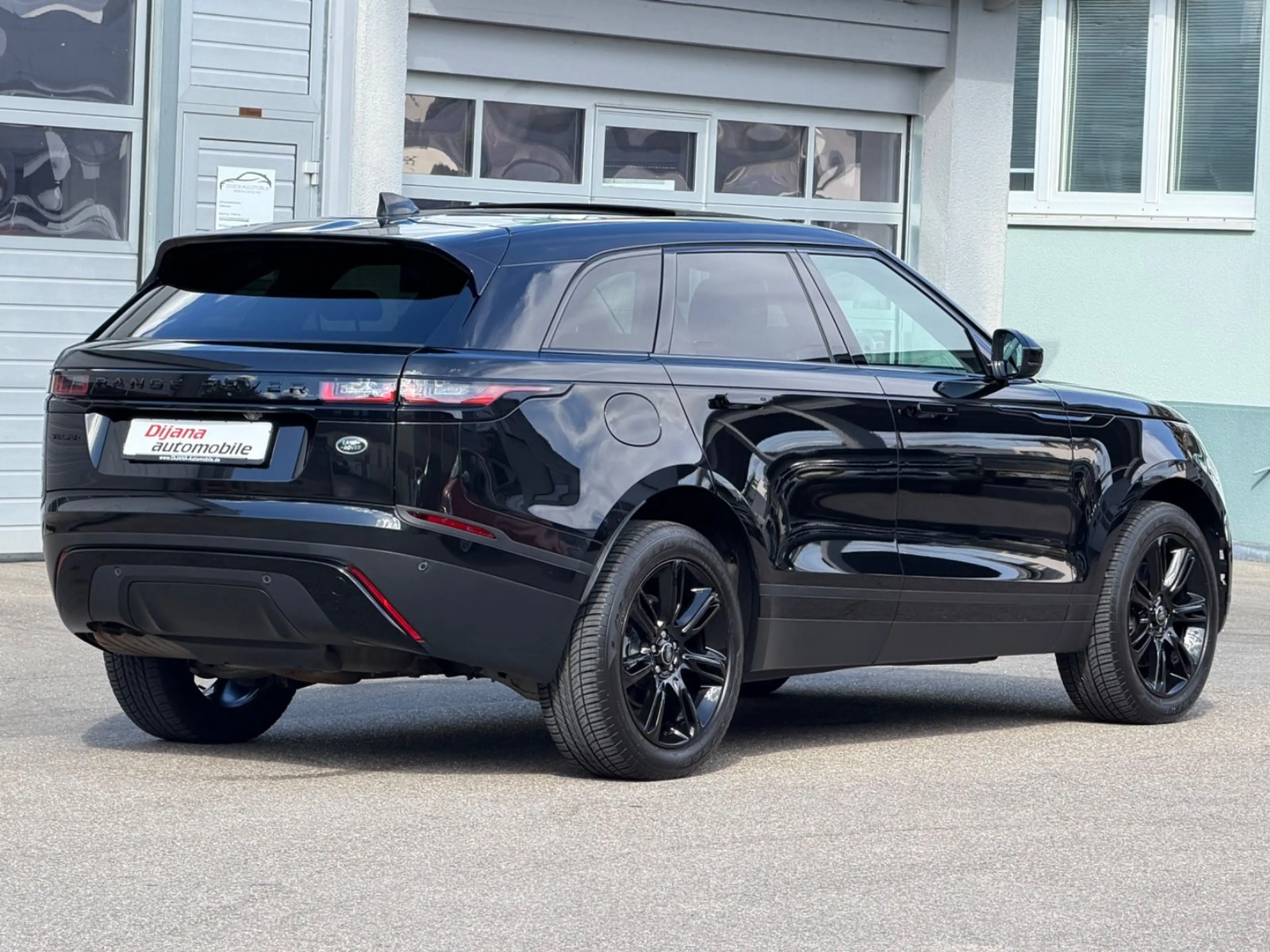 Land Rover Range Rover Velar Velar D200 BlackPack Pano Pivi Facelift 1Hd TOP! — photo 4
