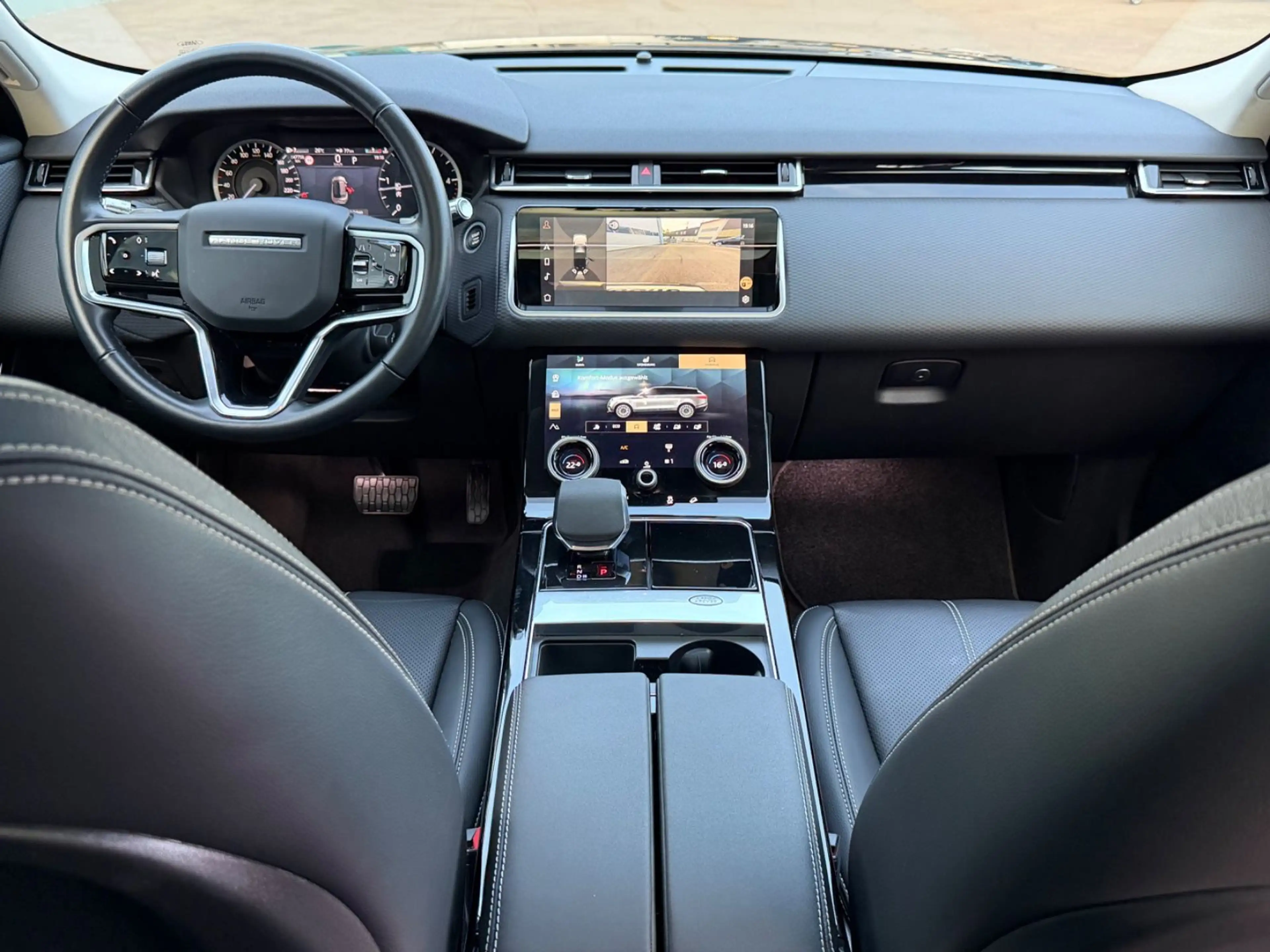 Land Rover Range Rover Velar Velar D200 BlackPack Pano Pivi Facelift 1Hd TOP! — photo 15