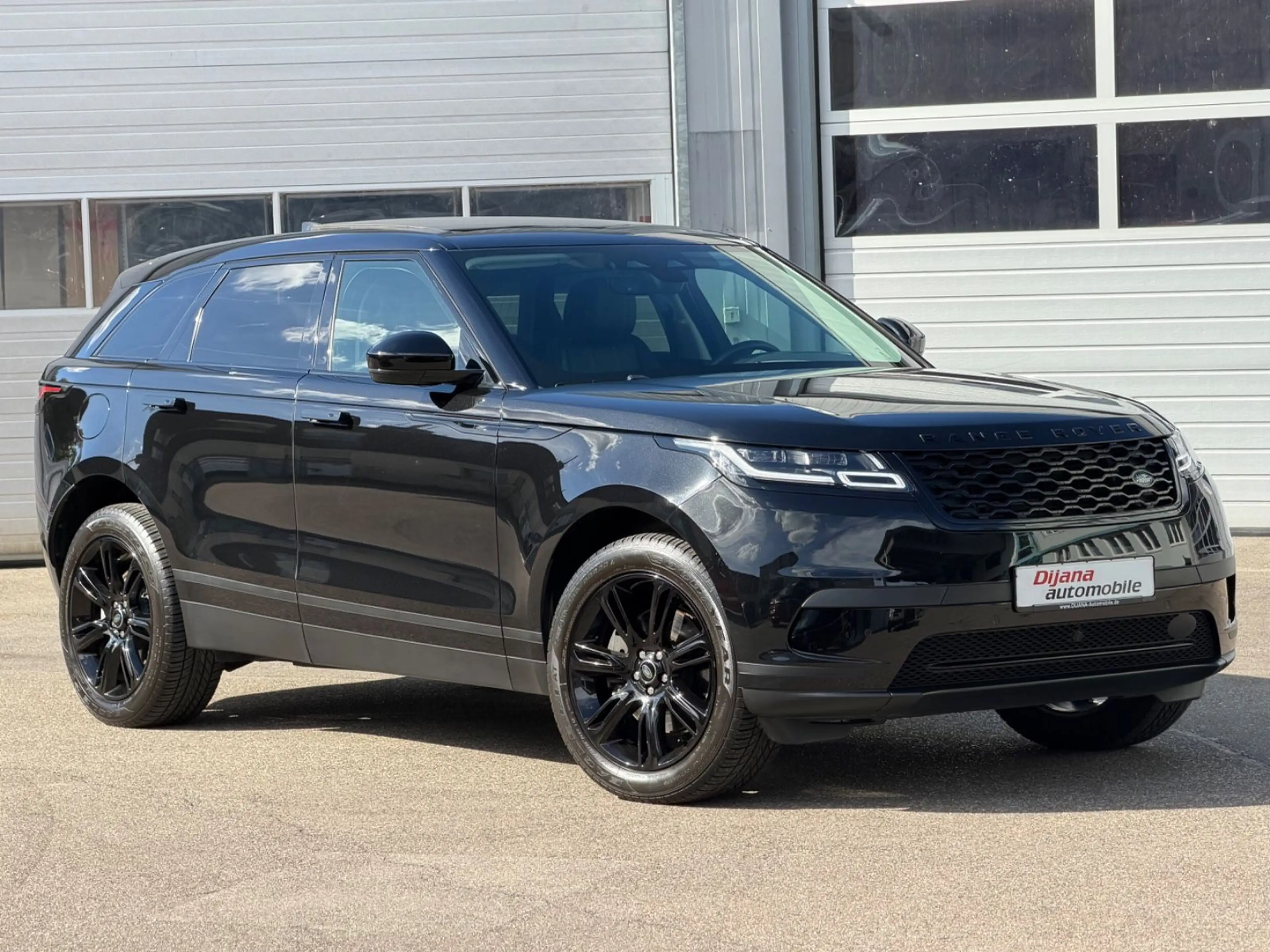 Land Rover Range Rover Velar Velar D200 BlackPack Pano Pivi Facelift 1Hd TOP! — photo 2