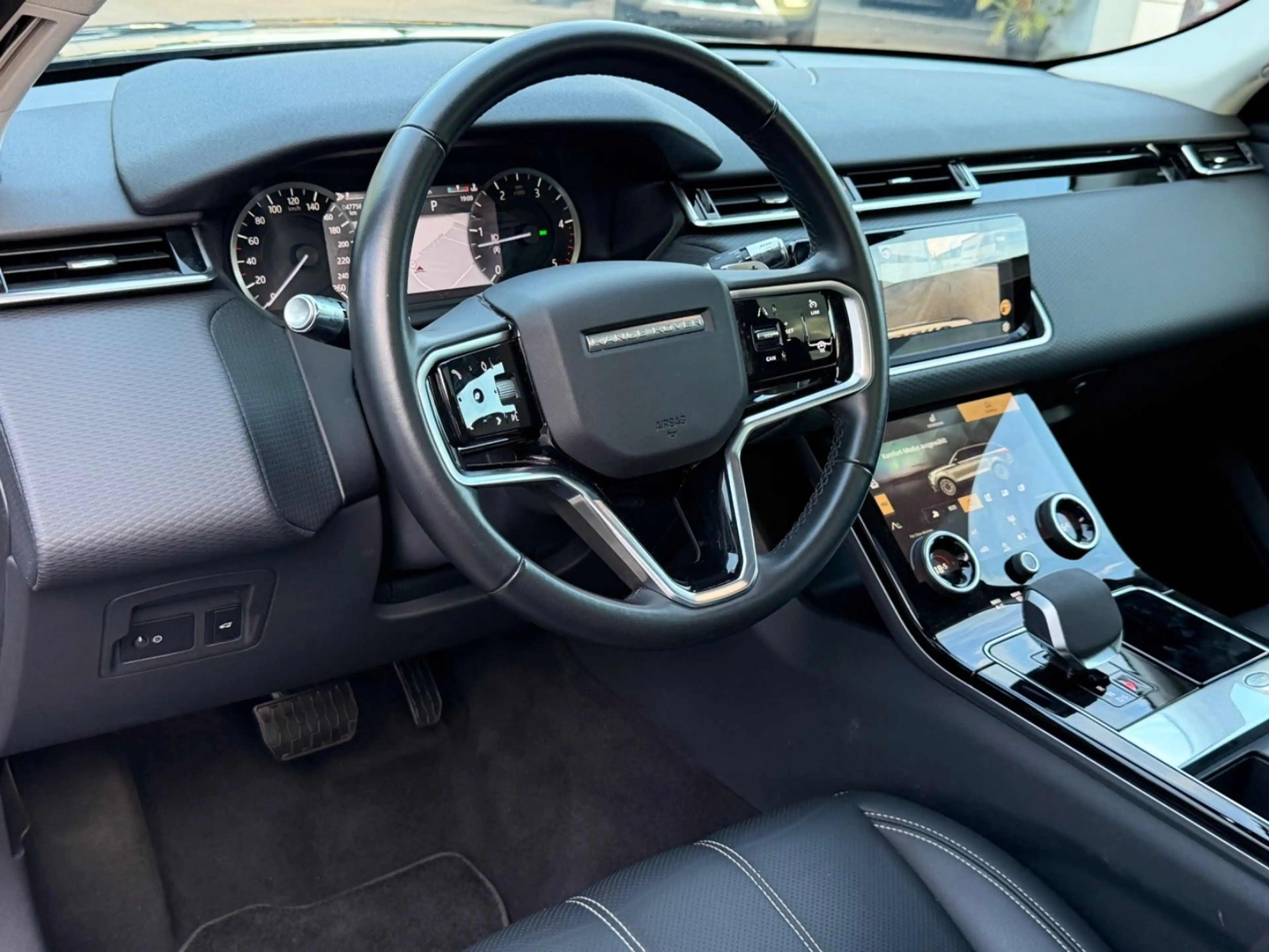 Land Rover Range Rover Velar Velar D200 BlackPack Pano Pivi Facelift 1Hd TOP! — photo 8