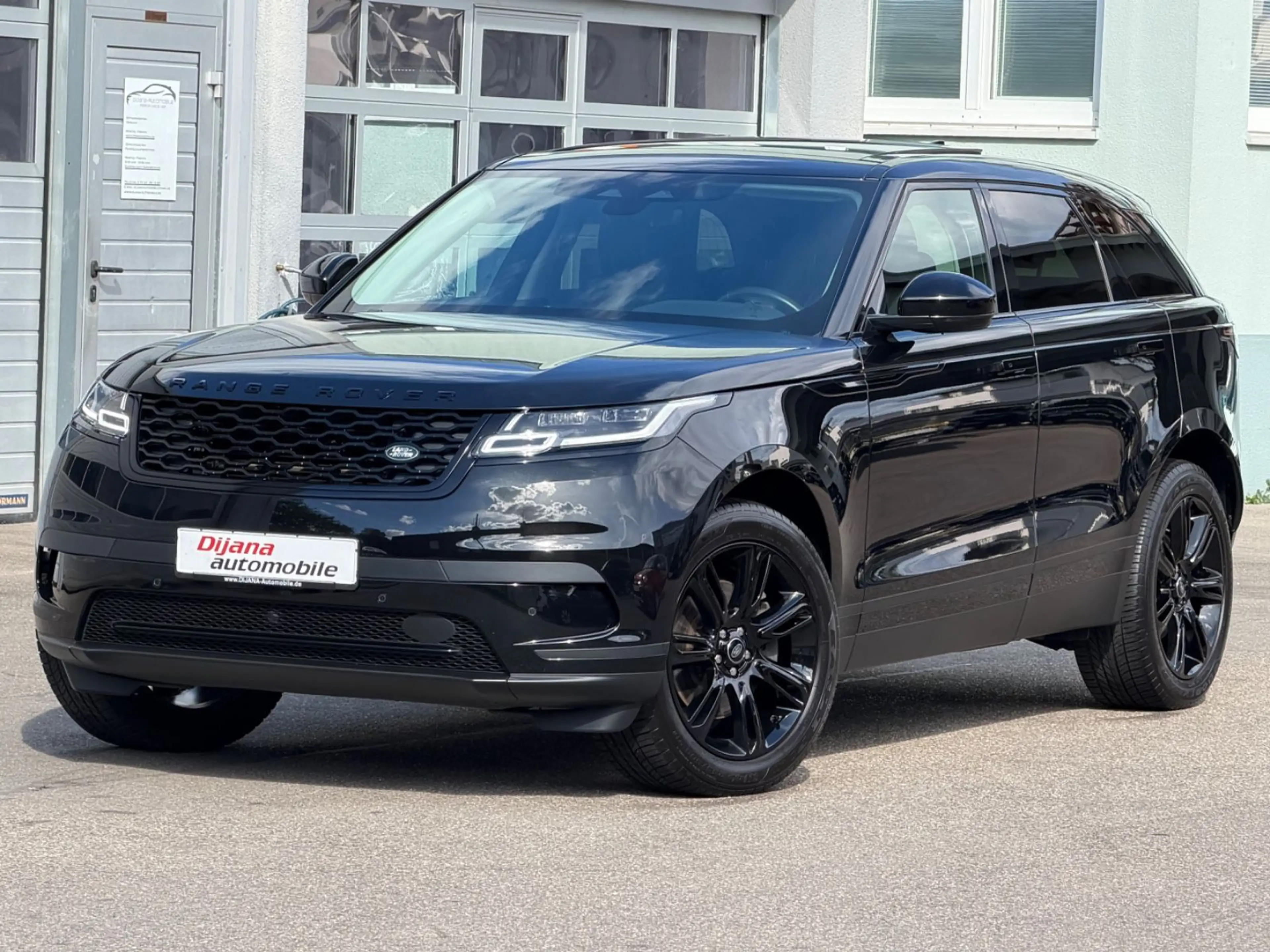 Land Rover Range Rover Velar Velar D200 BlackPack Pano Pivi Facelift 1Hd TOP!