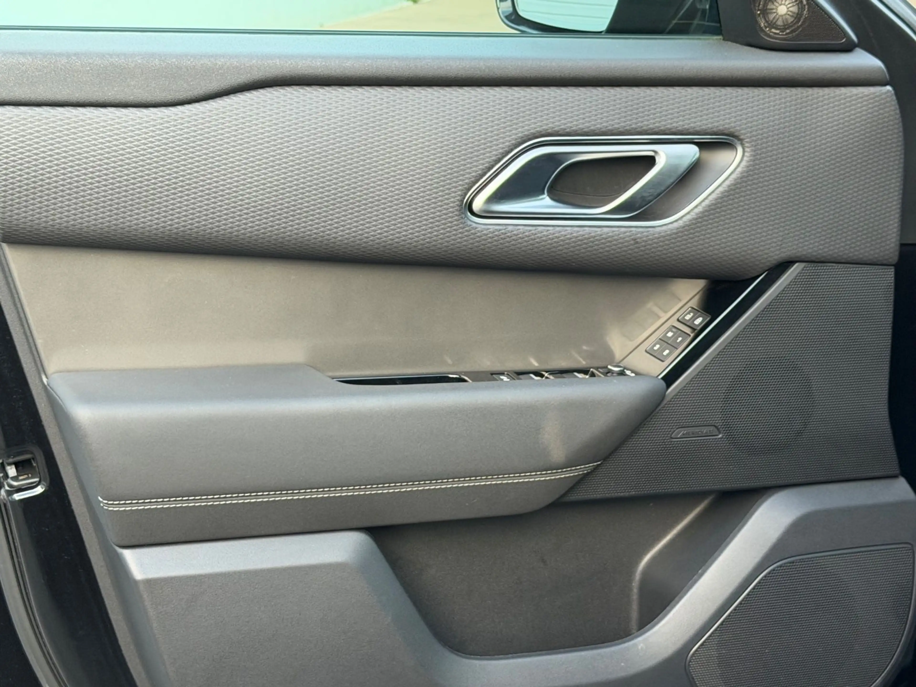 Land Rover Range Rover Velar Velar D200 BlackPack Pano Pivi Facelift 1Hd TOP! — photo 7