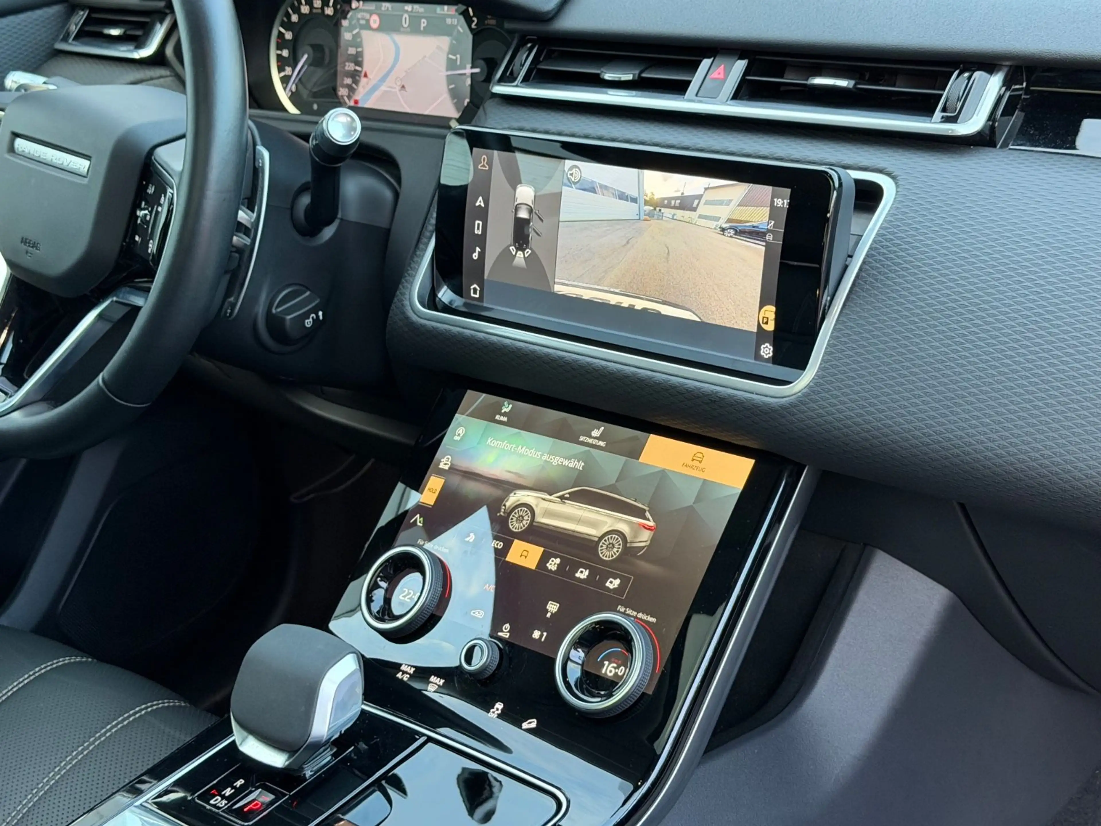 Land Rover Range Rover Velar Velar D200 BlackPack Pano Pivi Facelift 1Hd TOP! — photo 12