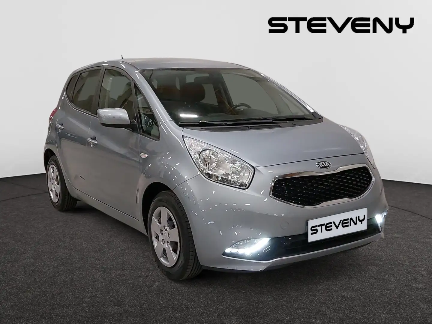 Kia Venga WORLD EDITION 1.6i ISG 125CV *FAIBLE KMS* Gris - 2