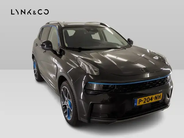 Lynk & Co 01 view 9
