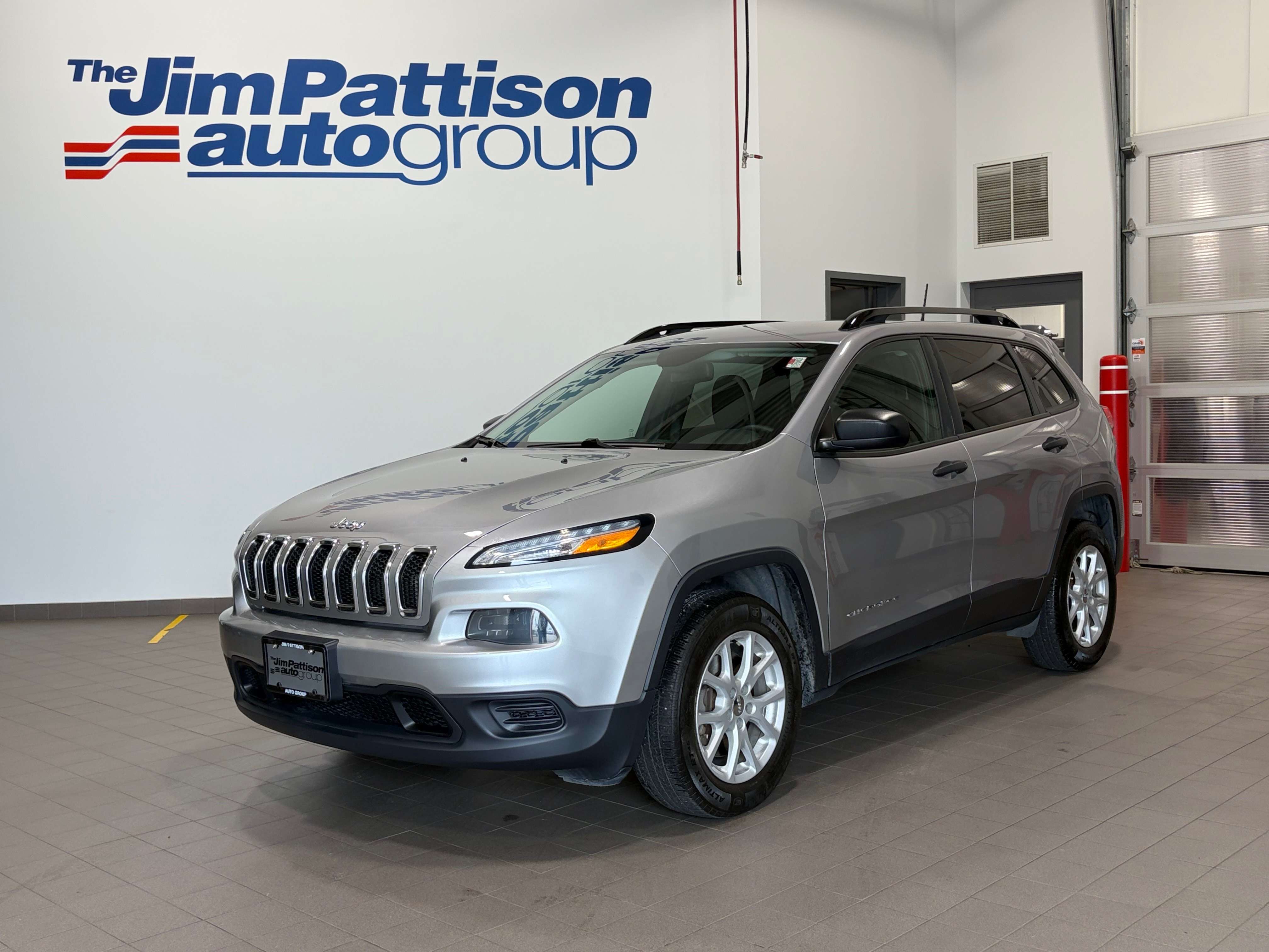 Gray 2018 Jeep Cherokee SUV / Crossover  9-Speed Automatic