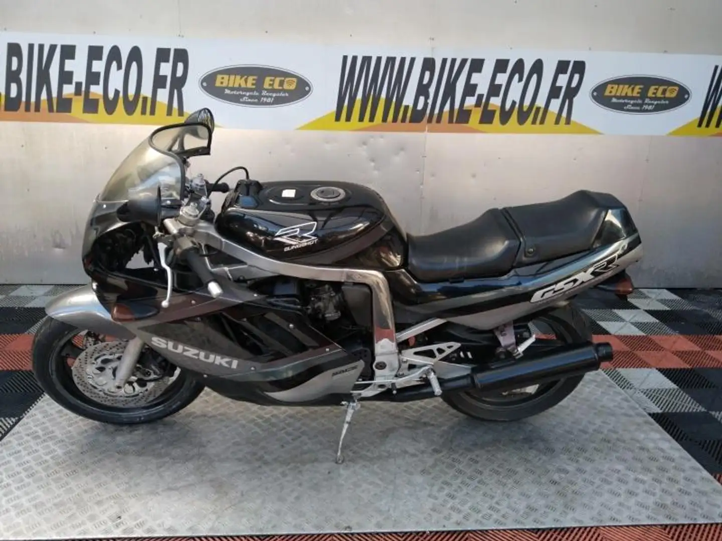 Suzuki GSX-R 750 Negro - 2