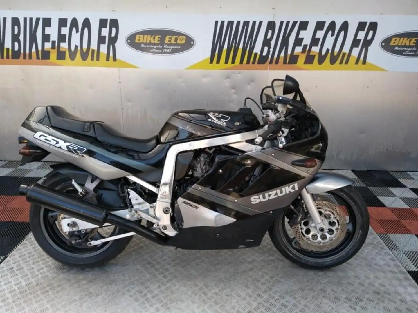 Suzuki GSX-R 750 Negro - 1
