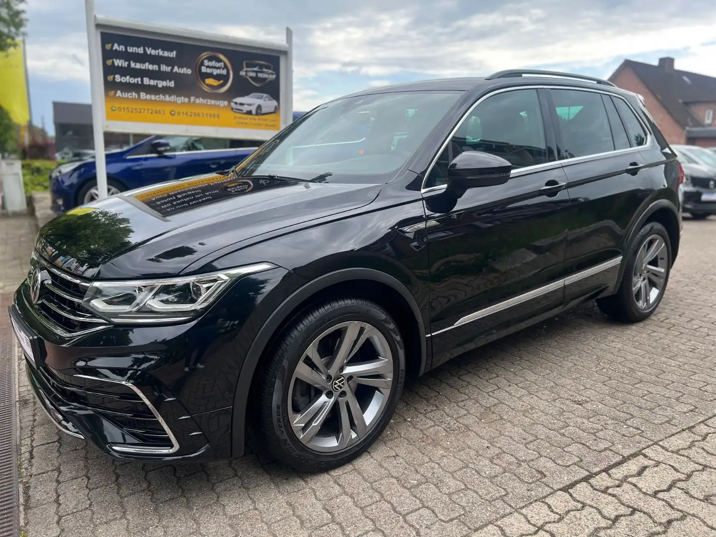 Volkswagen Tiguan R-Line 4Motion +Sitzh+Lenkhz+AHK+Kamera++ Noir - 1