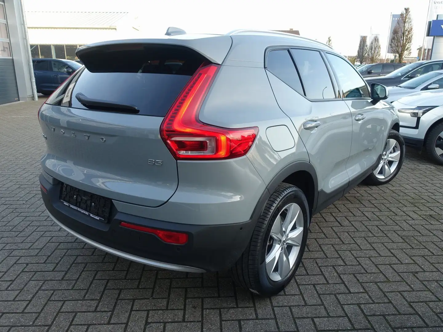 Volvo XC40 Core B3 Mild-Hybrid Benzin ACC/BLIS/360°KAM Grau - 2