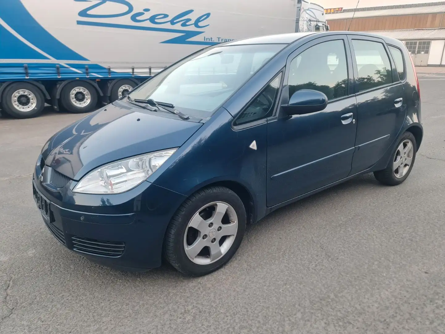 Mitsubishi Colt CZ3 Lim. 5-trg. 1.3 Invite Blau - 1