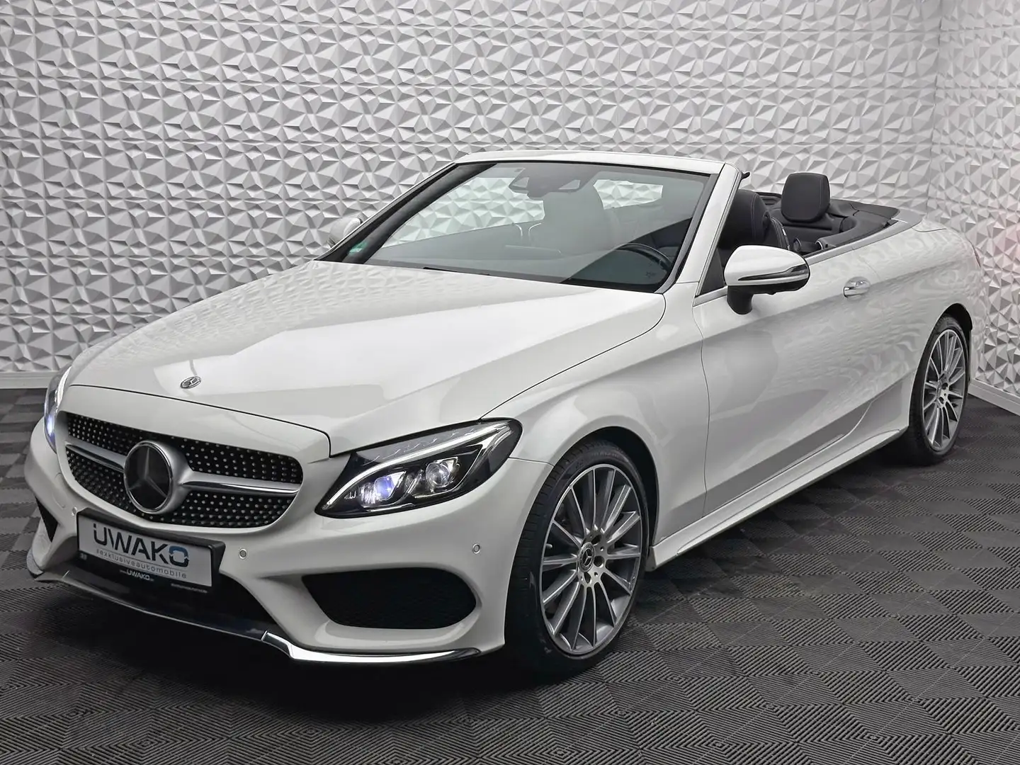 Mercedes-Benz C 300 AMG DISTRO/AIRSCARF/BURMESTER/KEYLES/360° Blanc - 2
