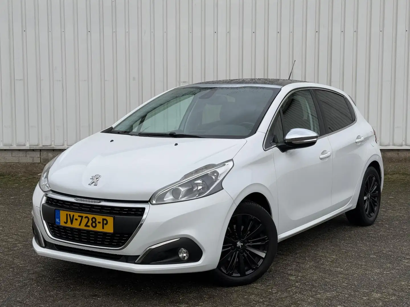 Peugeot 208 1.2 PureTech Allure Navi,Pano,Camera,AppleCarplayC Wit - 1