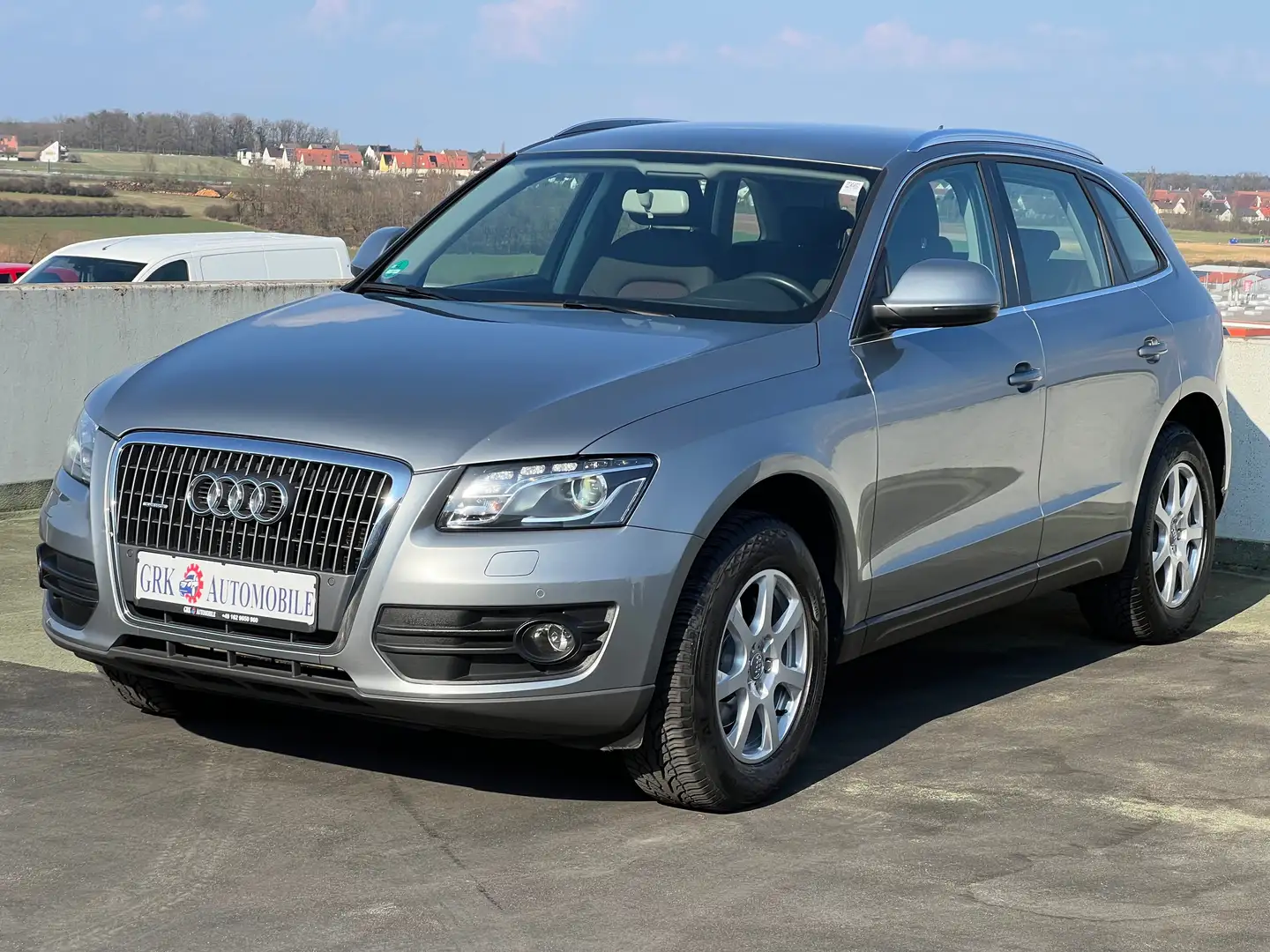 Audi Q5 20TDI 170PS quattro S-tronic Navi Bi-Xenon AHK Zwart - 1