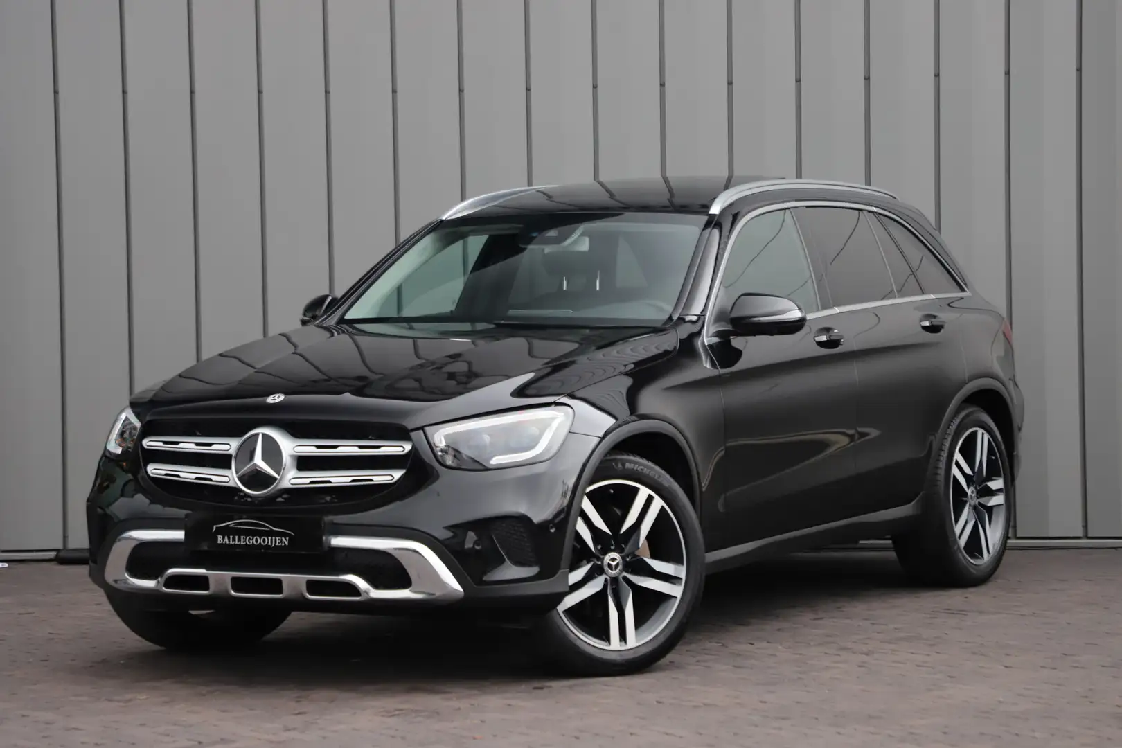 Mercedes-Benz GLC 200 4-Matic Aut9 | 197PK | Panoramadak | Multi-beam | Zwart - 1