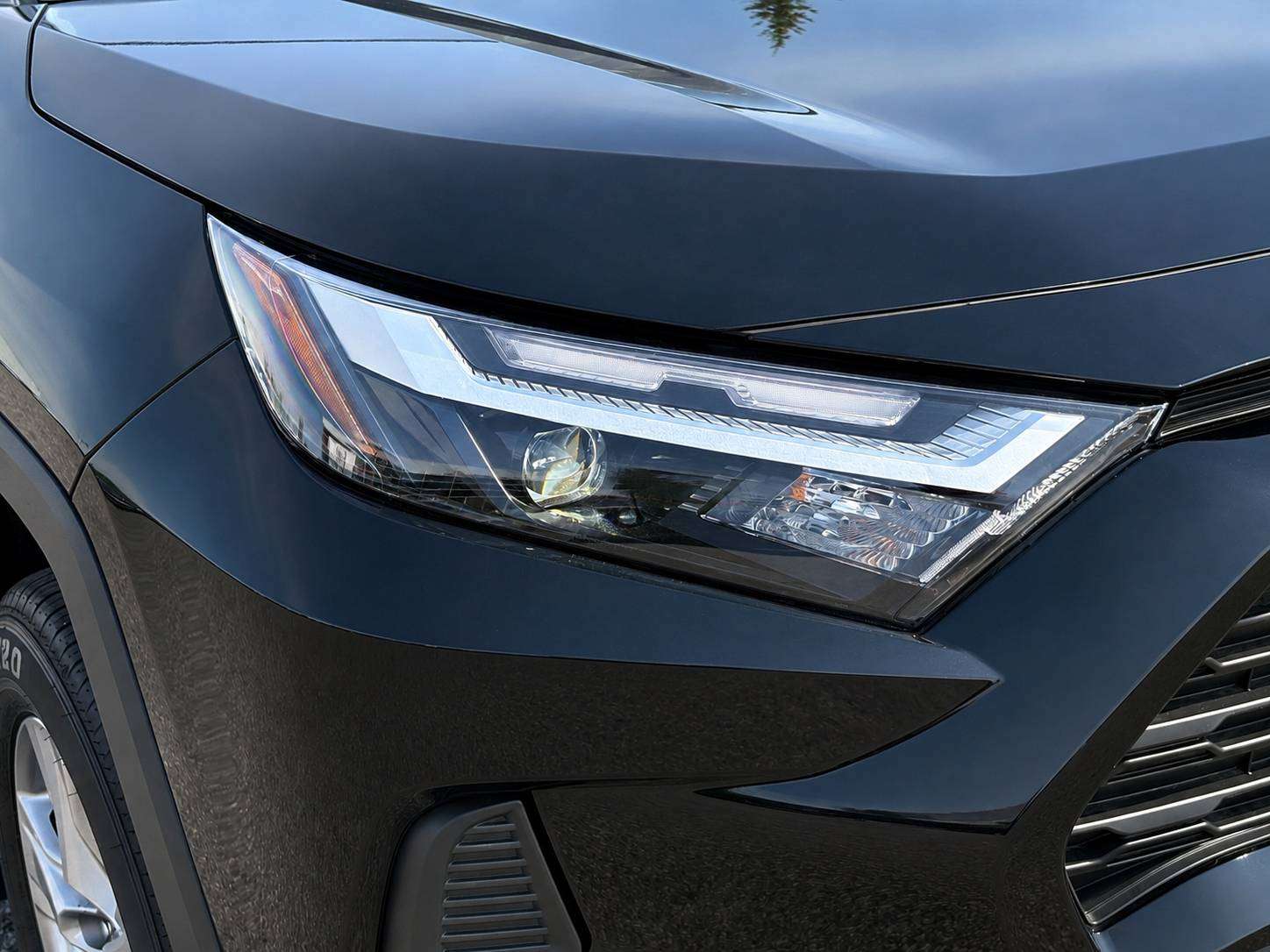2025 Toyota RAV4 XLE AWD | 1 Owner | No Accidents | Moonroof — снимка 1
