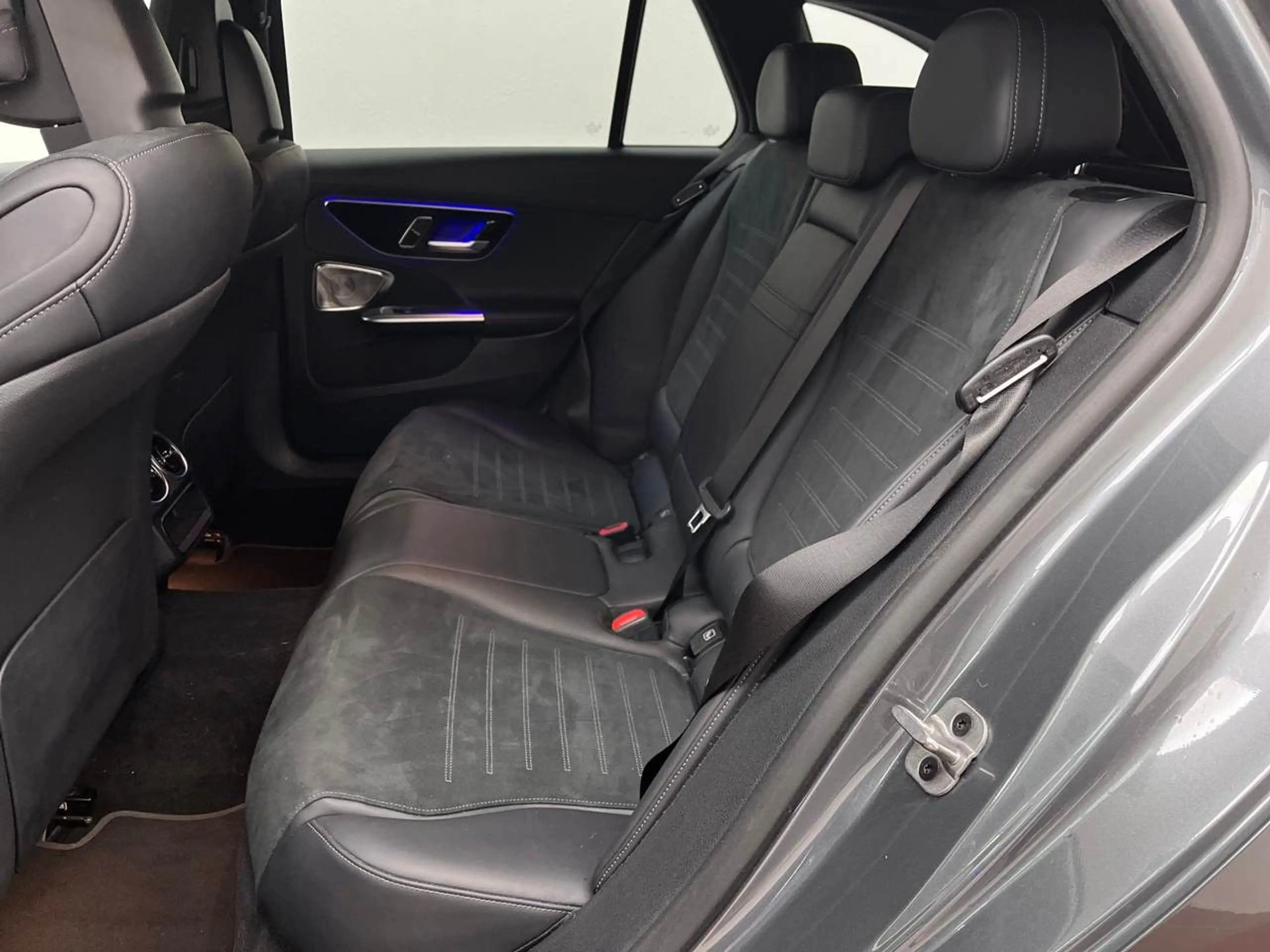 Mercedes-Benz C 220 d AMG 2x AHK*360*19L*Alcantara*LED*Burmest — photo 16