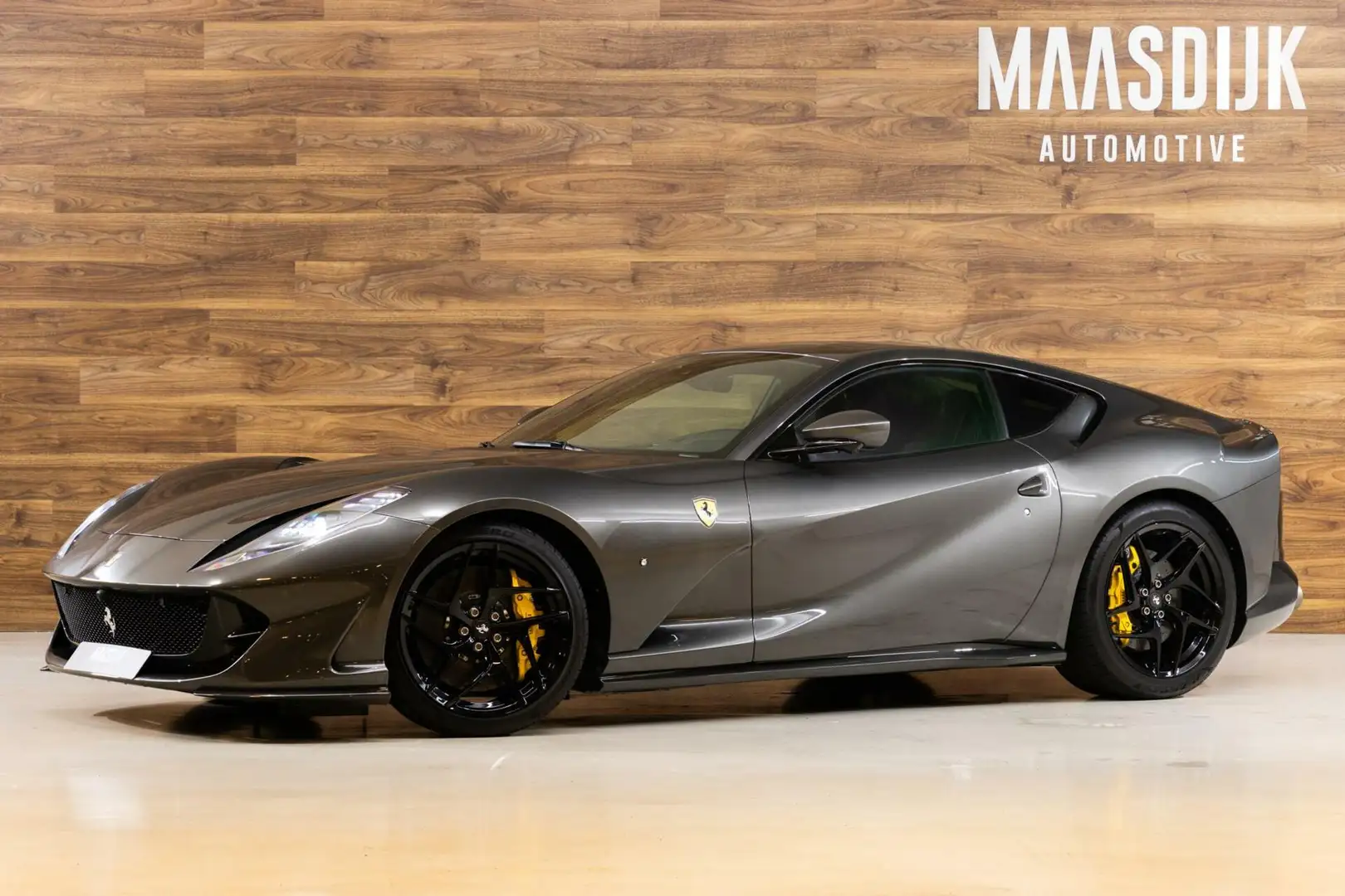 Ferrari 812 6.5 V12 Superfast|Tailor Made|Full Carbon|Pass dis Grijs - 1