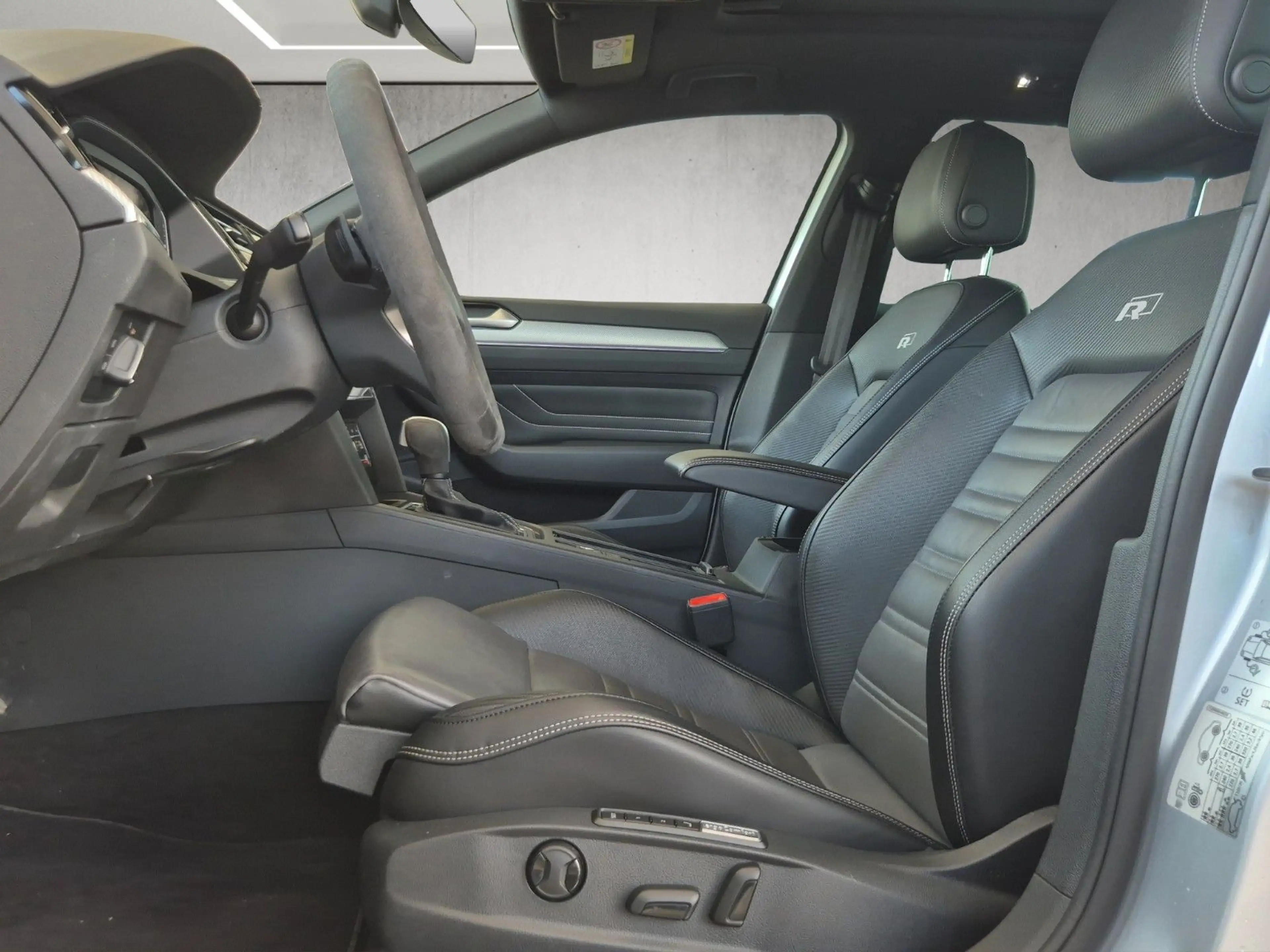 Volkswagen Passat Variant Passat Var. R Line 4M Pano AHK H&K 360 ACC 4xSHZ — photo 9