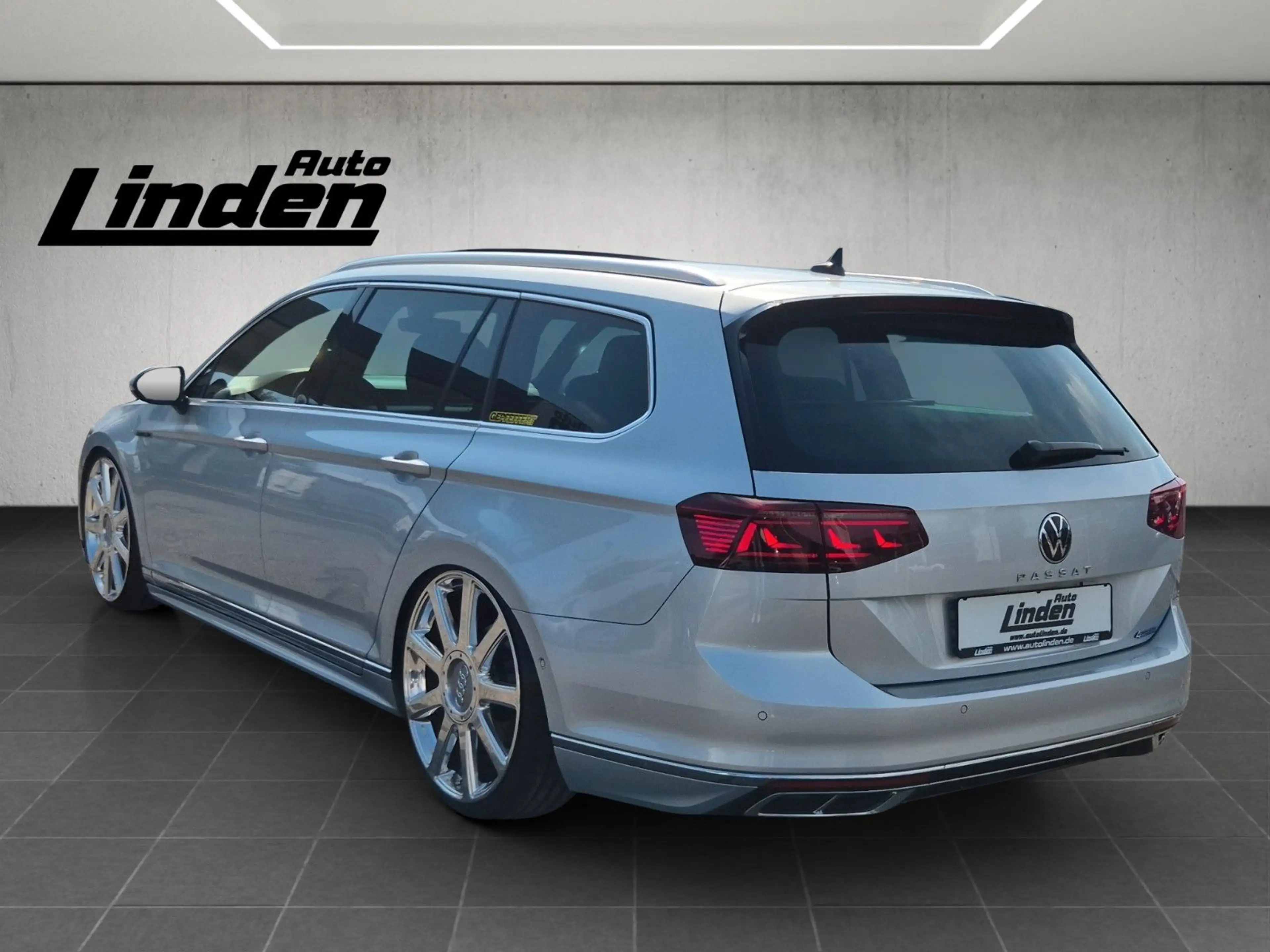 Volkswagen Passat Variant Passat Var. R Line 4M Pano AHK H&K 360 ACC 4xSHZ — photo 3