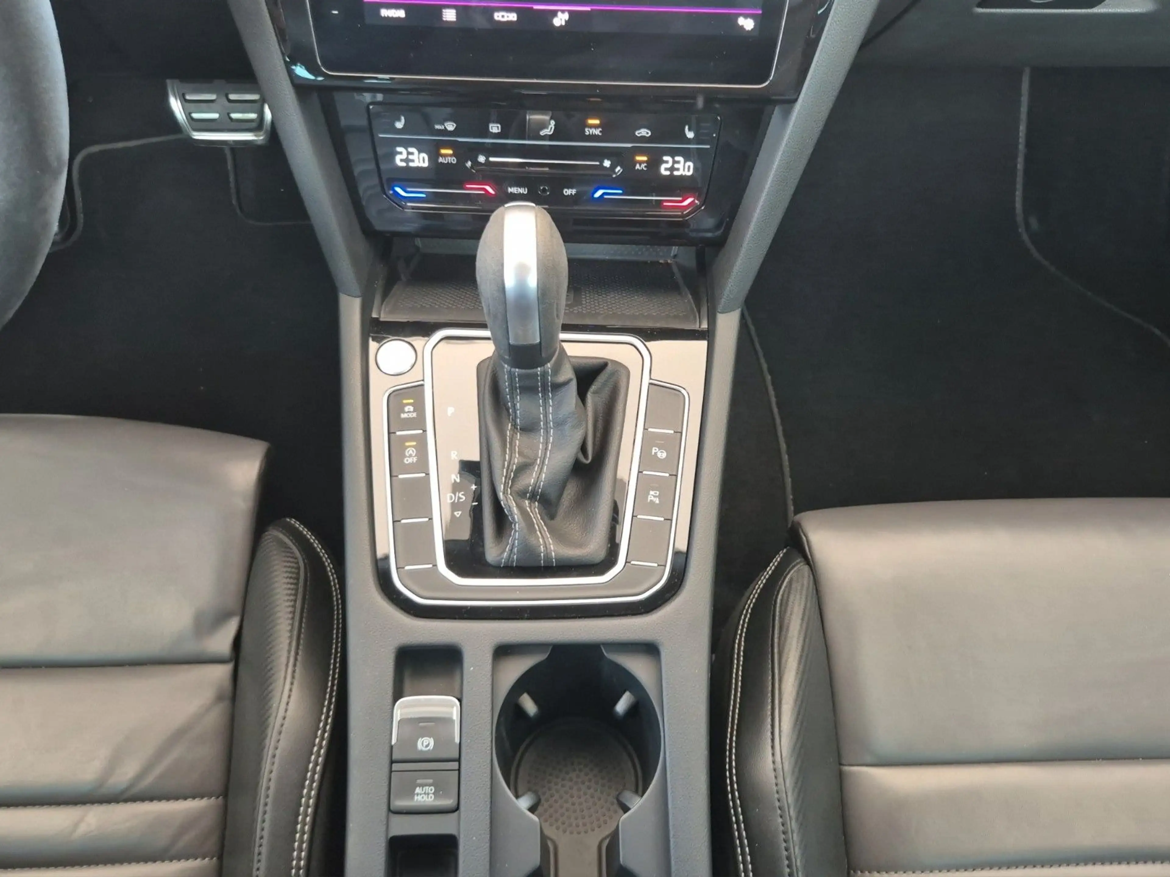 Volkswagen Passat Variant Passat Var. R Line 4M Pano AHK H&K 360 ACC 4xSHZ — photo 15