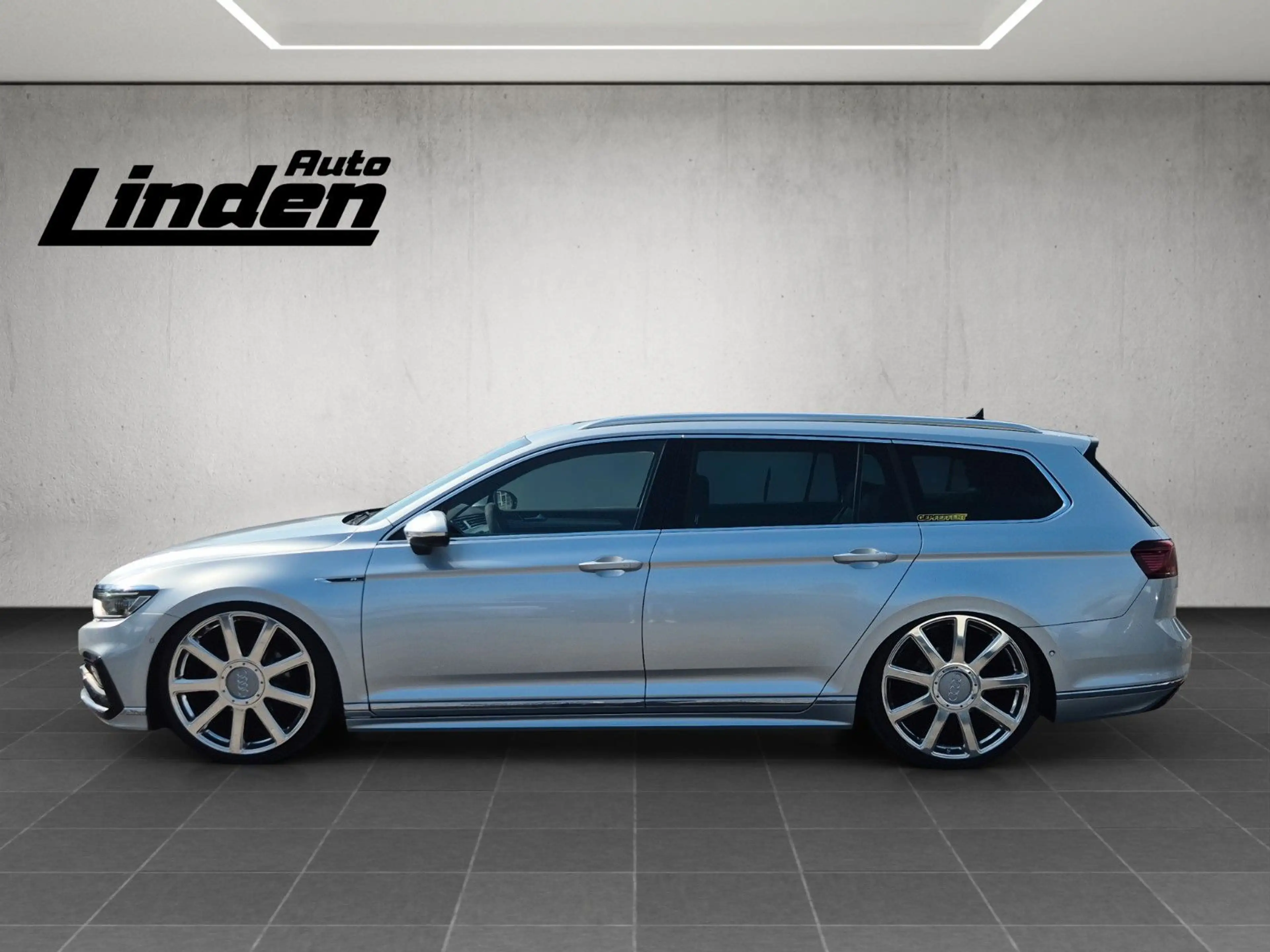 Volkswagen Passat Variant Passat Var. R Line 4M Pano AHK H&K 360 ACC 4xSHZ — photo 2