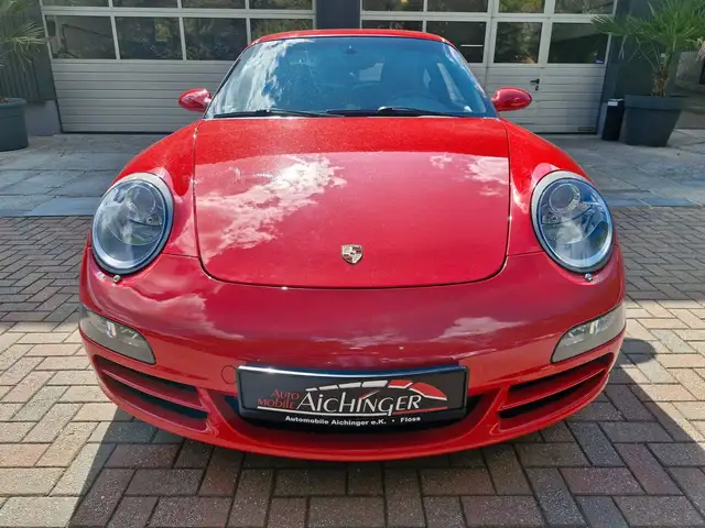 Porsche 911 view 2