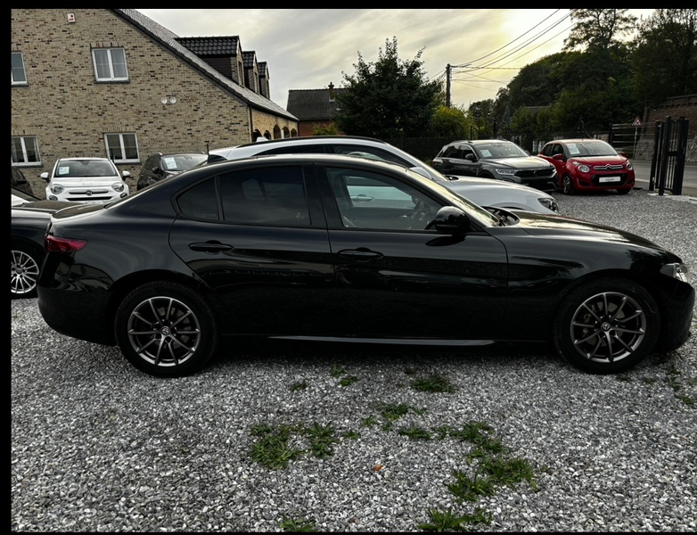 Alfa Romeo Giulia Giulia 2.2 JTDm * GARANTIE — photo 3