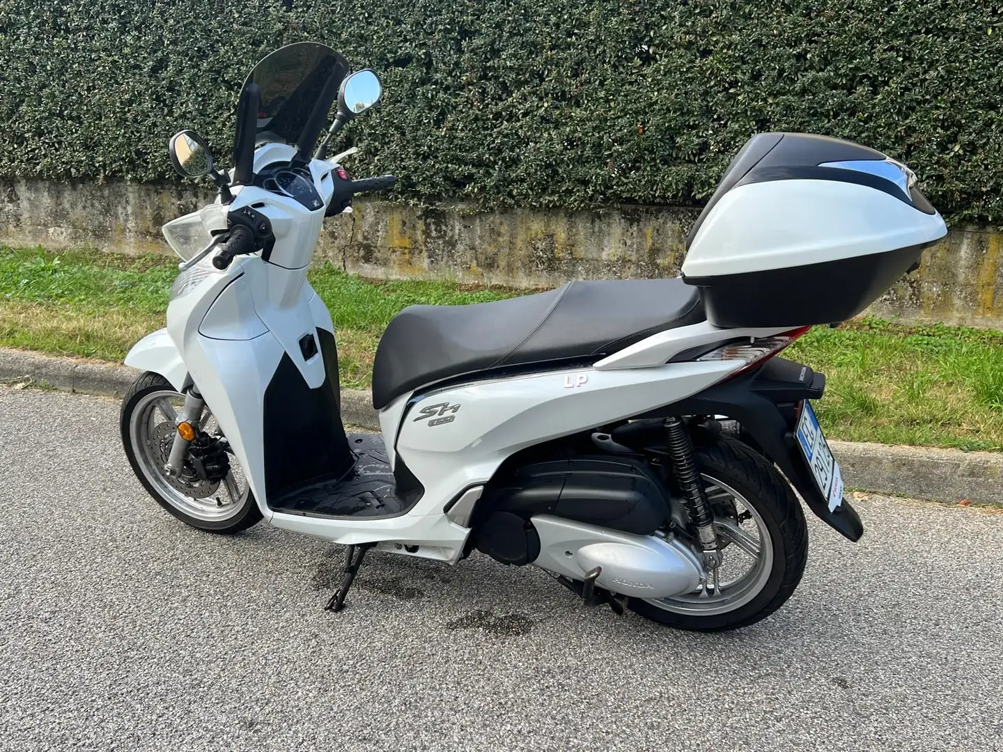 Honda SH 300 SH 300i ABS Blanc - 2