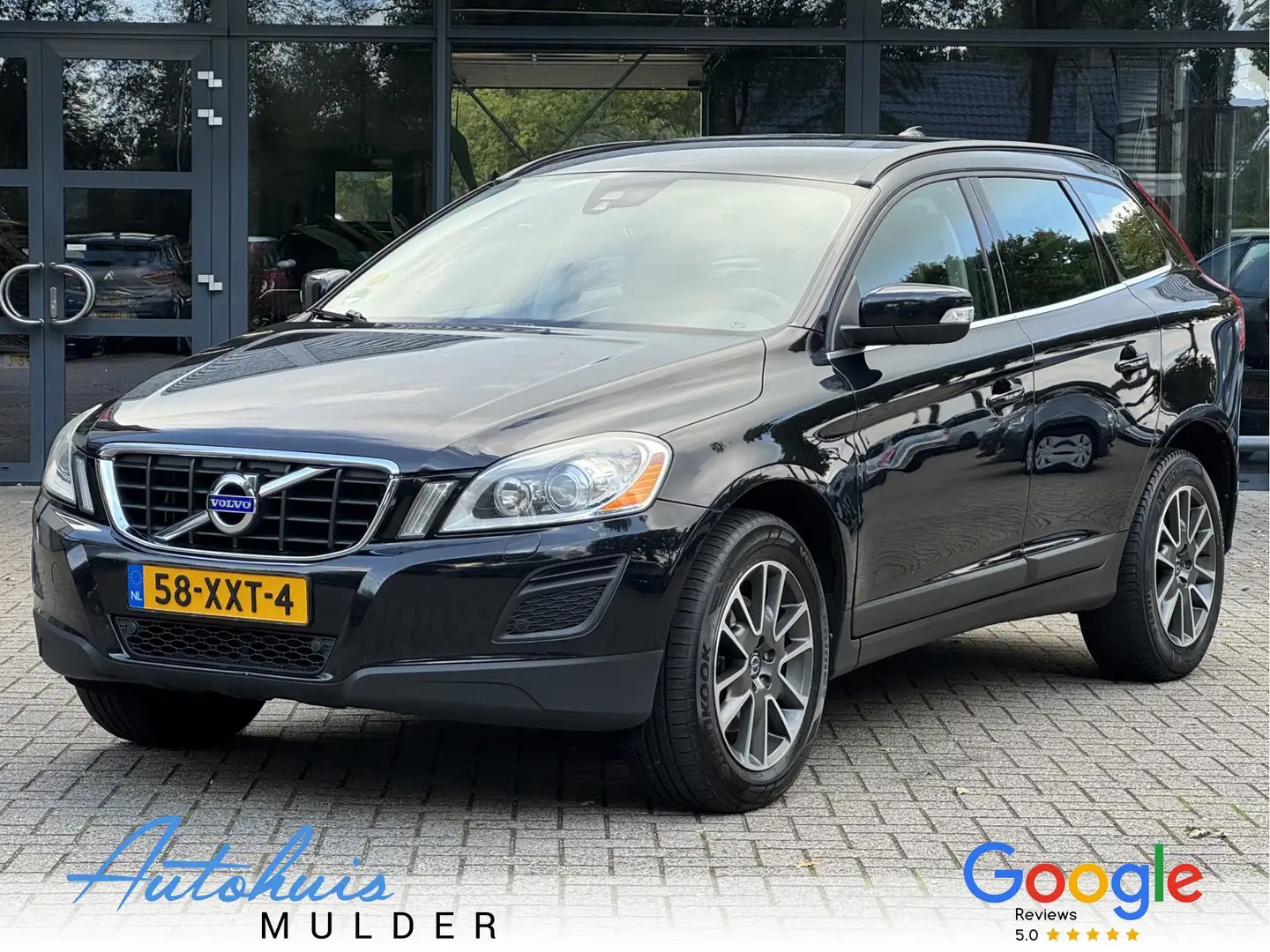 Volvo XC60 2.0 D3 Summum Xenon/Trekhaak/DB vervangen/Navigati Zwart - 1