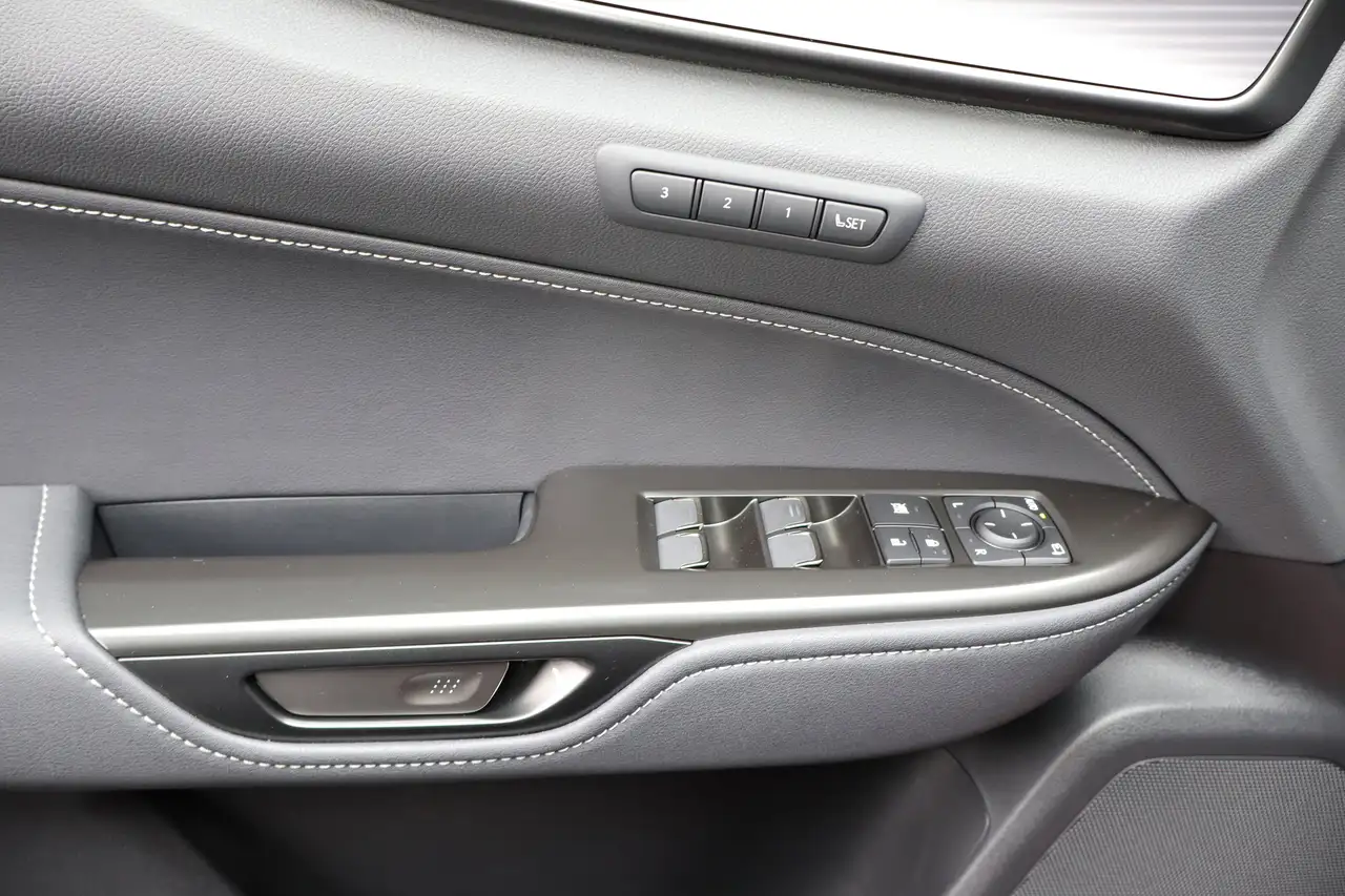 Lexus NX снимка Lexus NX
