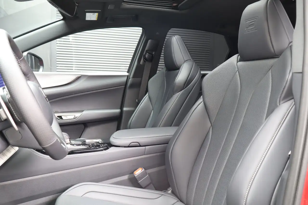 Lexus NX снимка Lexus NX