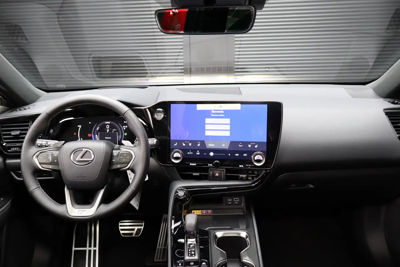 Lexus NX снимка Lexus NX