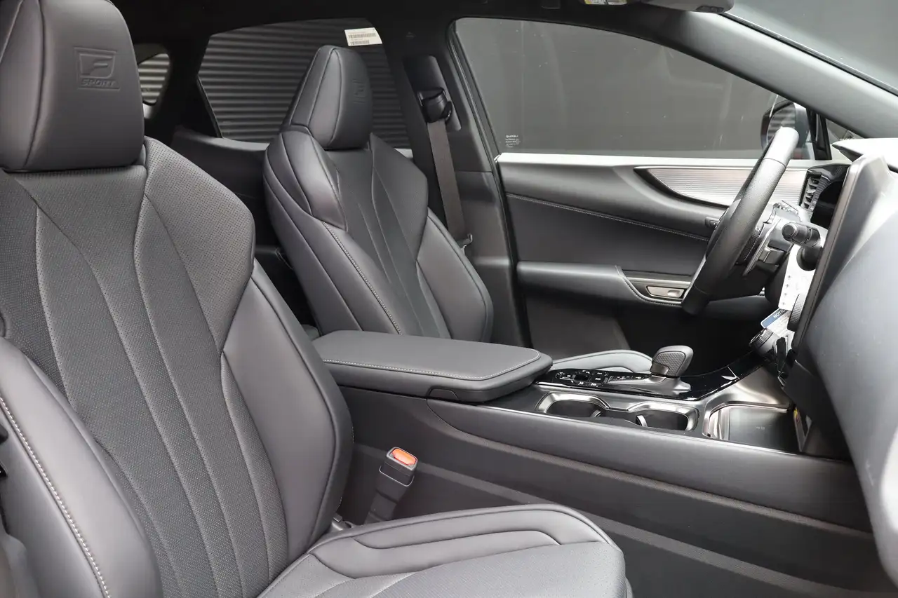 Lexus NX снимка Lexus NX