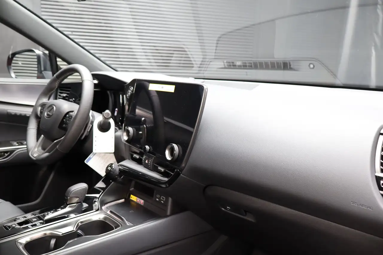 Lexus NX снимка Lexus NX